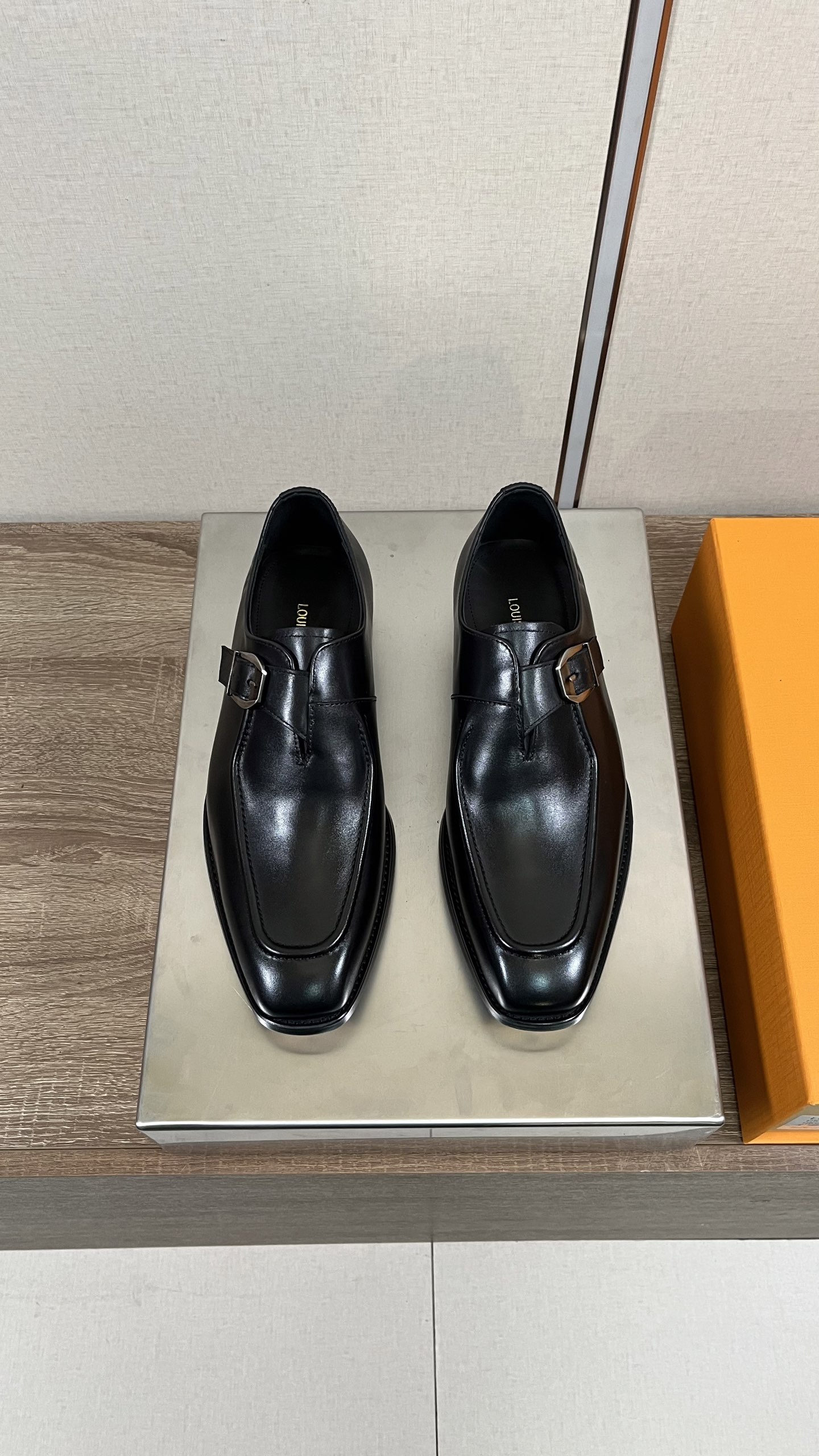 Louis Vuitton LV 루이비통 남성 비즈니스 캐주얼 가죽 구두 신발