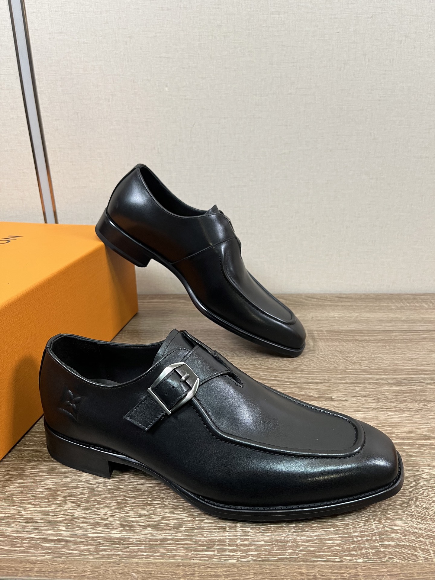 Louis Vuitton LV 루이비통 남성 비즈니스 캐주얼 가죽 구두 신발