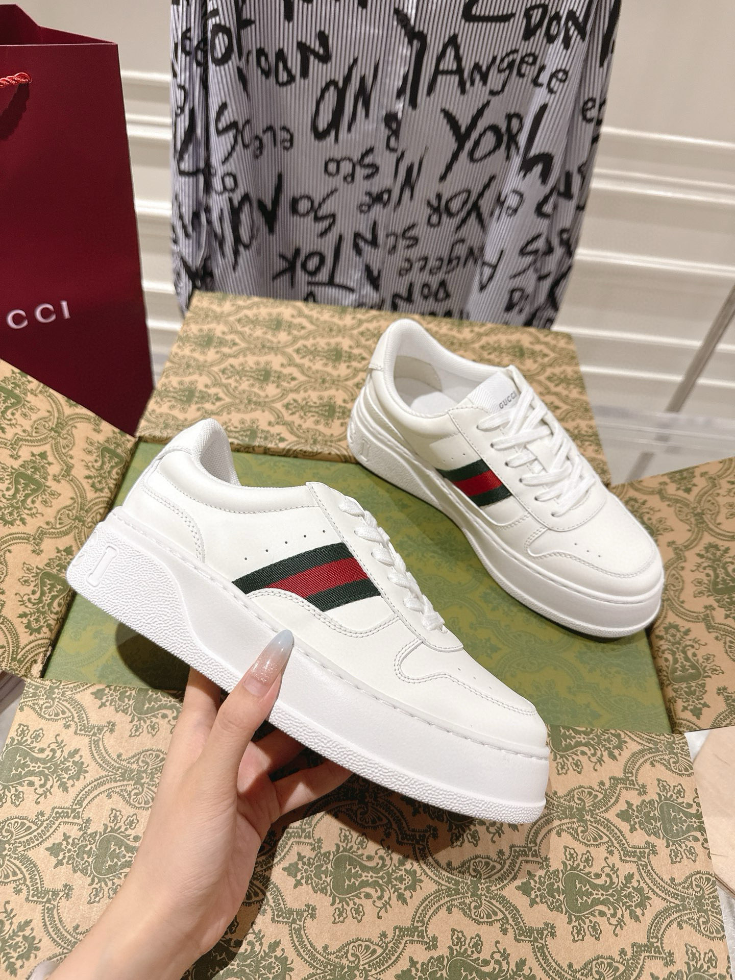 GUCCI 구찌 두꺼운 밑창 스니커즈 신발