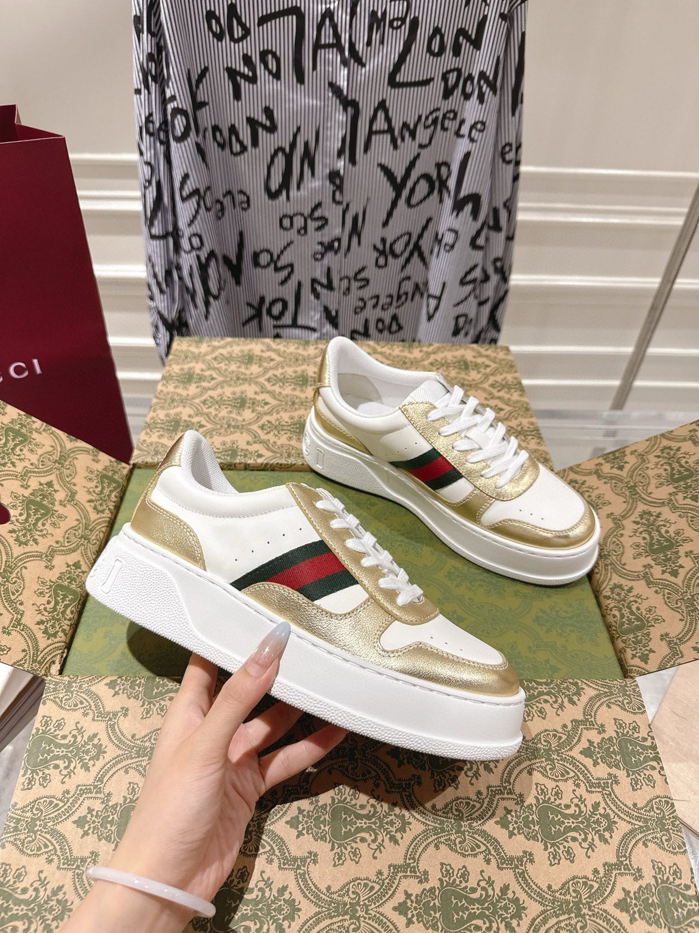 GUCCI 구찌 두꺼운 밑창 스니커즈 신발