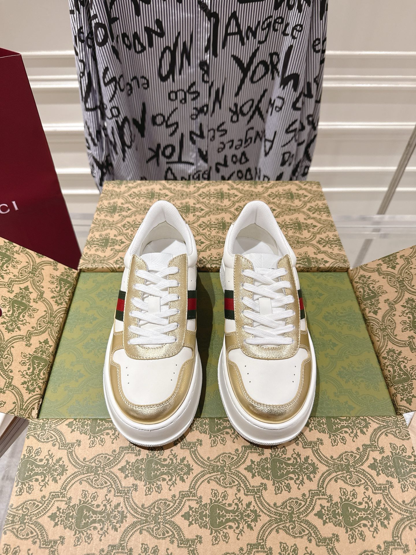 GUCCI 구찌 두꺼운 밑창 스니커즈 신발