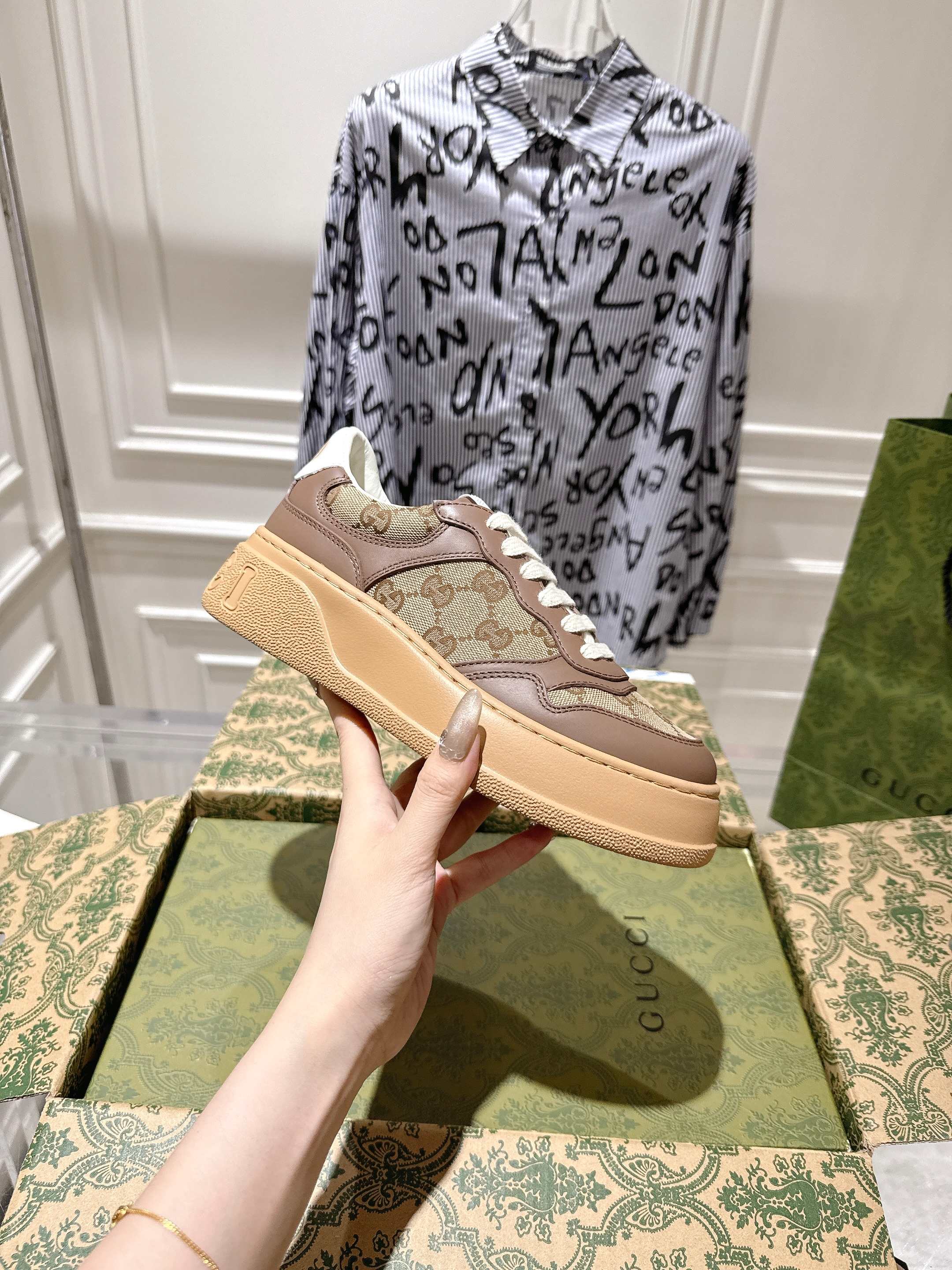 GUCCI 구찌 커플 스니커즈 신발