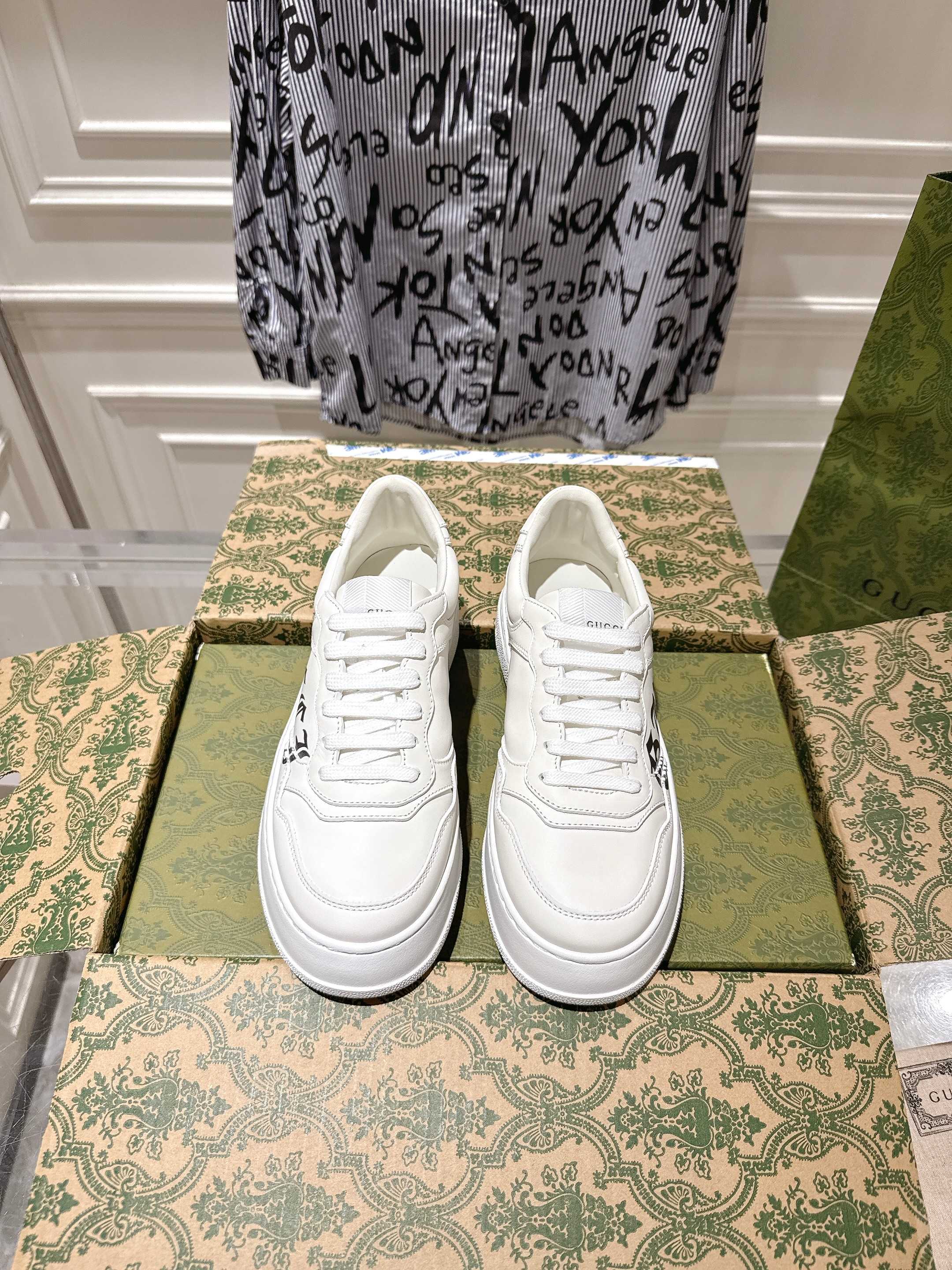 GUCCI 구찌 커플 스니커즈 신발