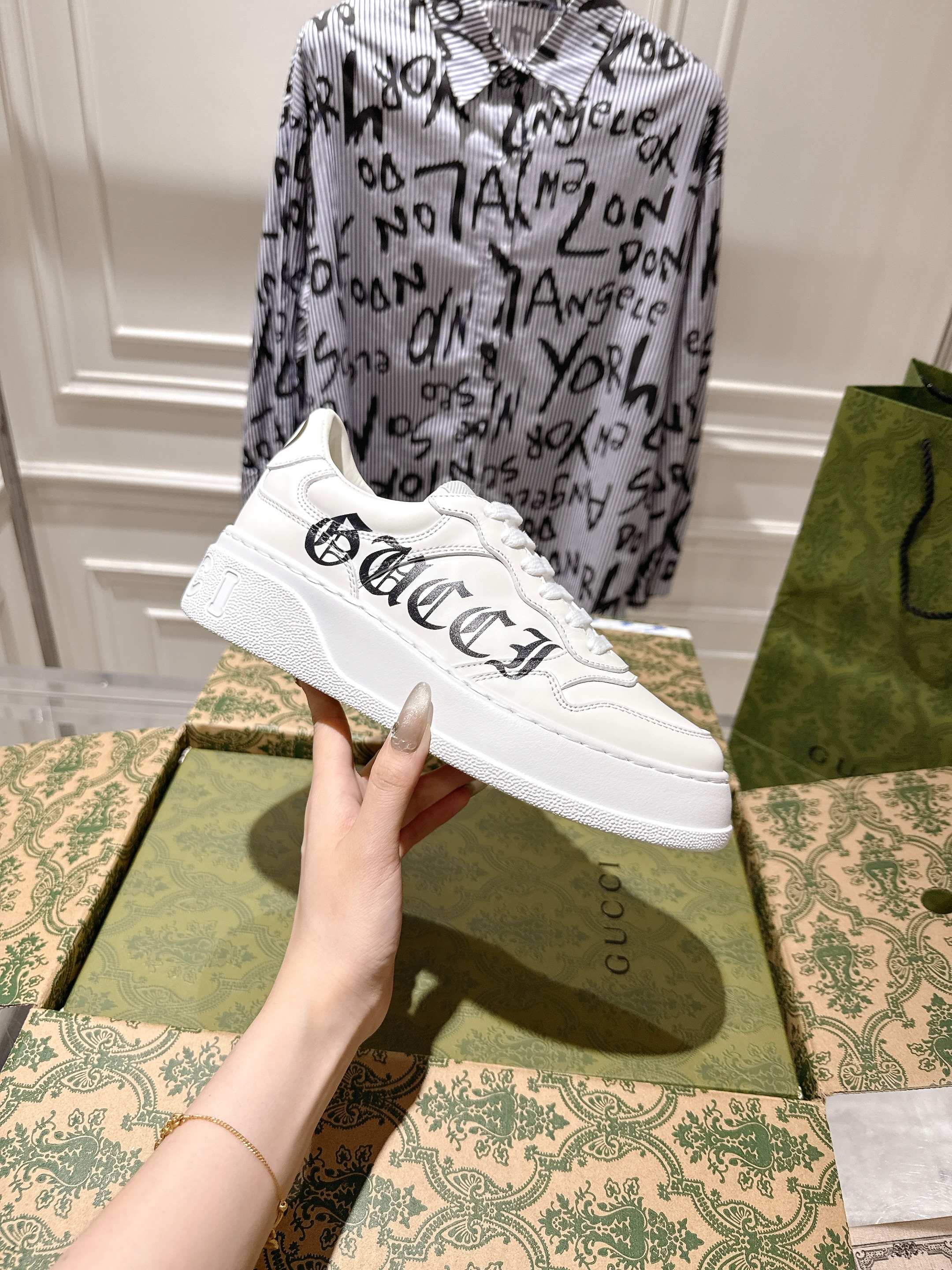 GUCCI 구찌 커플 스니커즈 신발