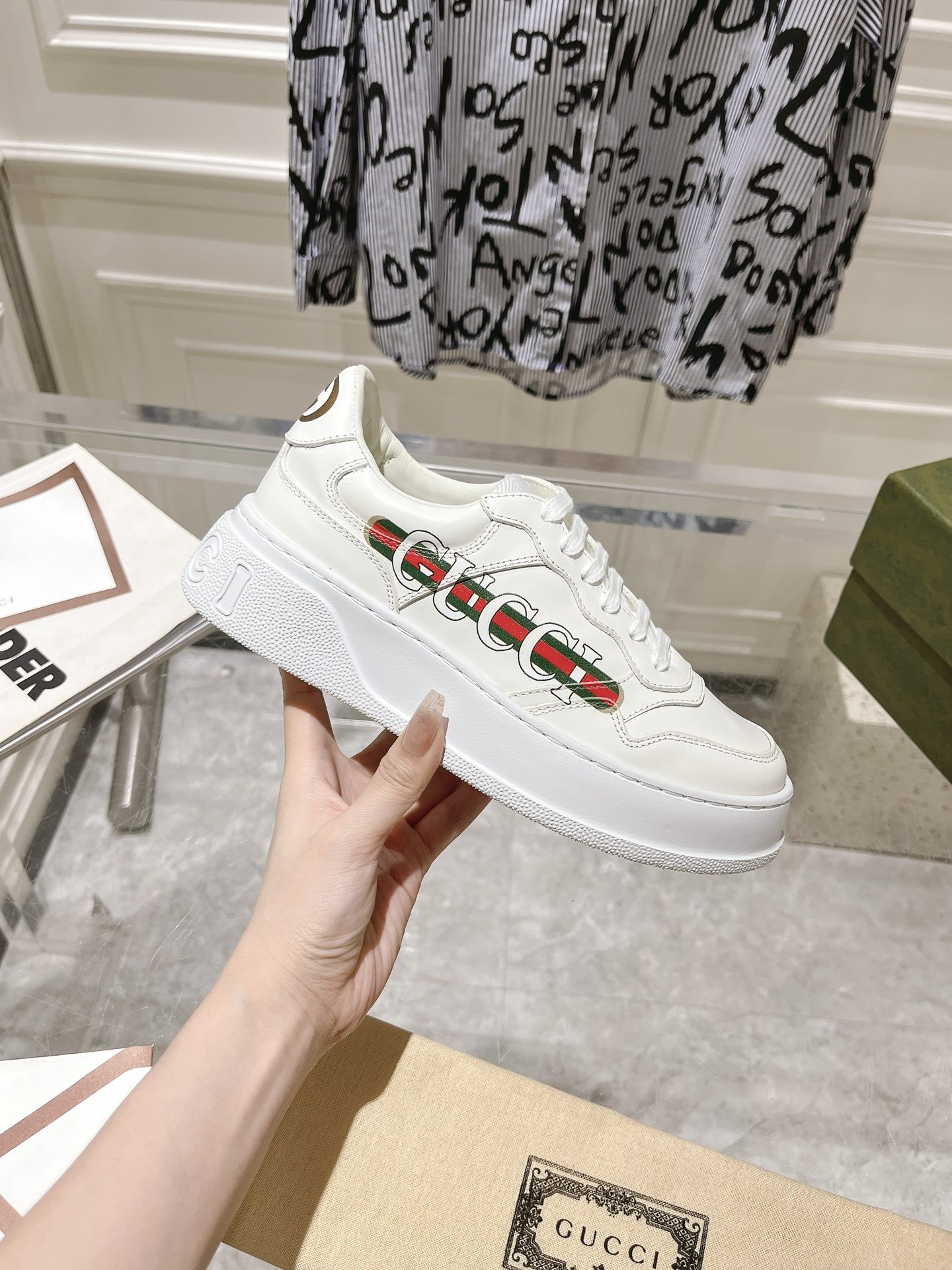 GUCCI 구찌 커플 스니커즈 신발