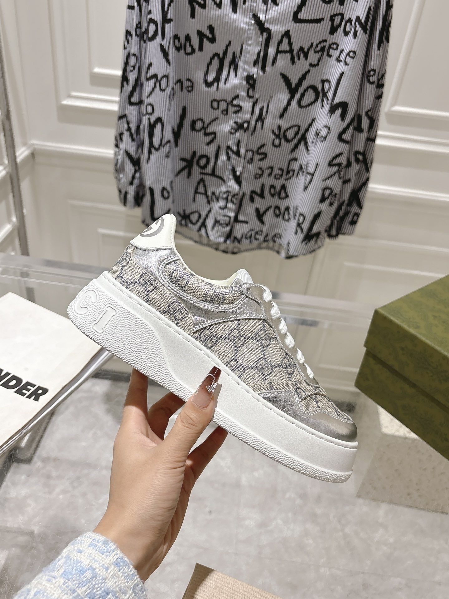 GUCCI 구찌 커플 스니커즈 신발