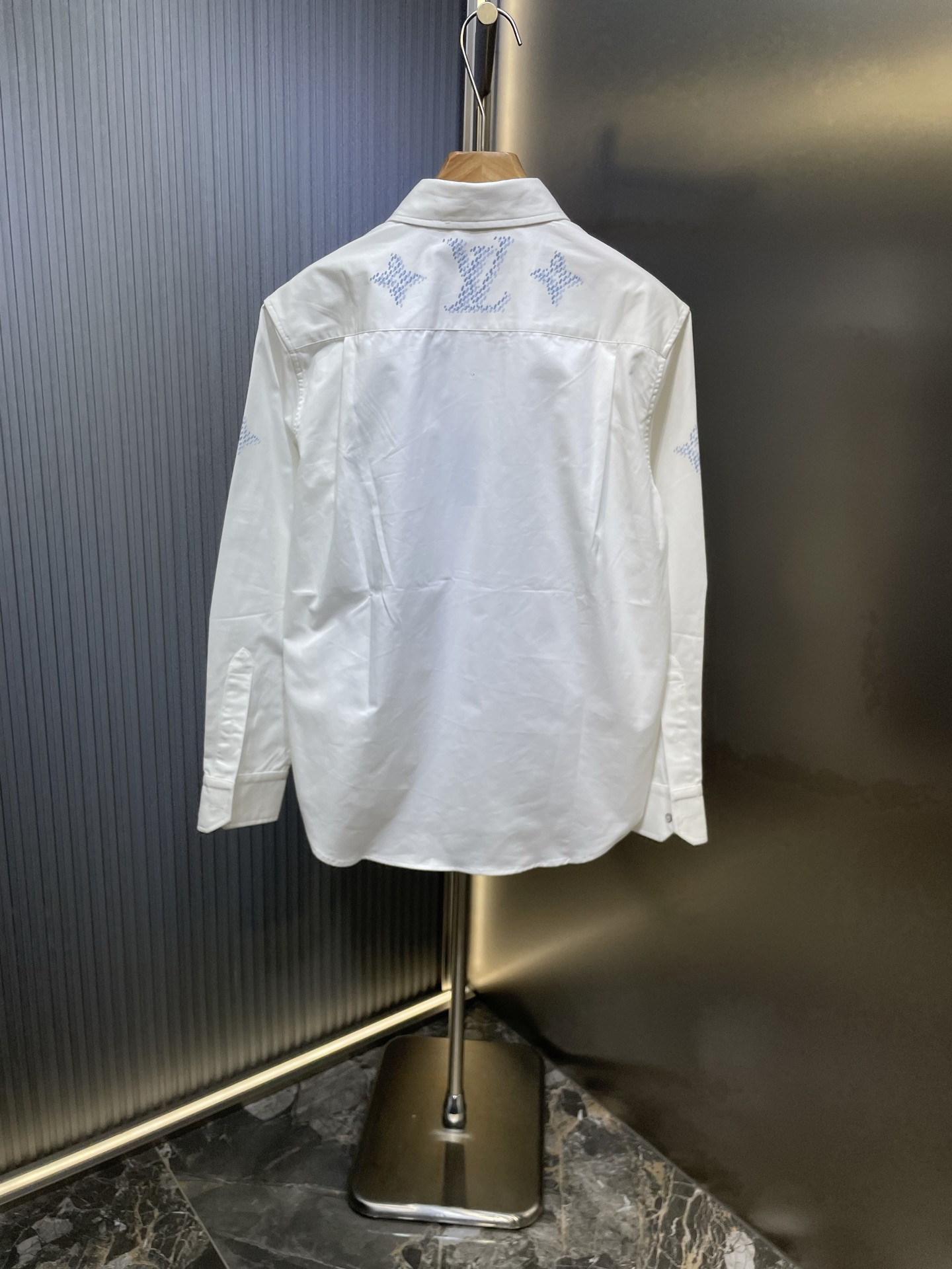 LOUIS VUITTON LV 루이비통 엠보 코튼 롱슬리브 셔츠 의류