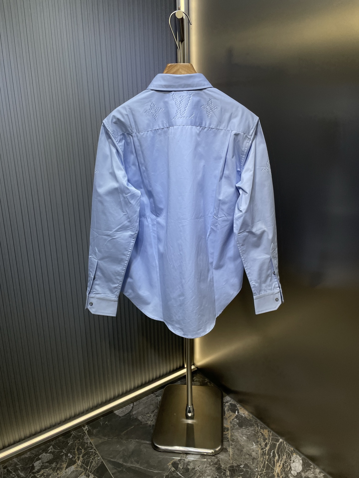 LOUIS VUITTON LV 루이비통 엠보 코튼 롱슬리브 셔츠 의류