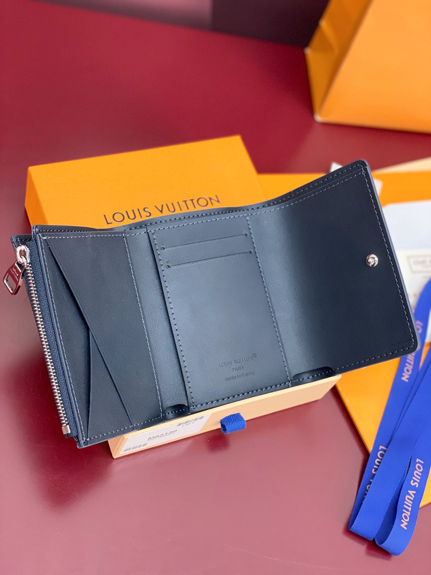 LV 루이비통 M26250 3단 지갑