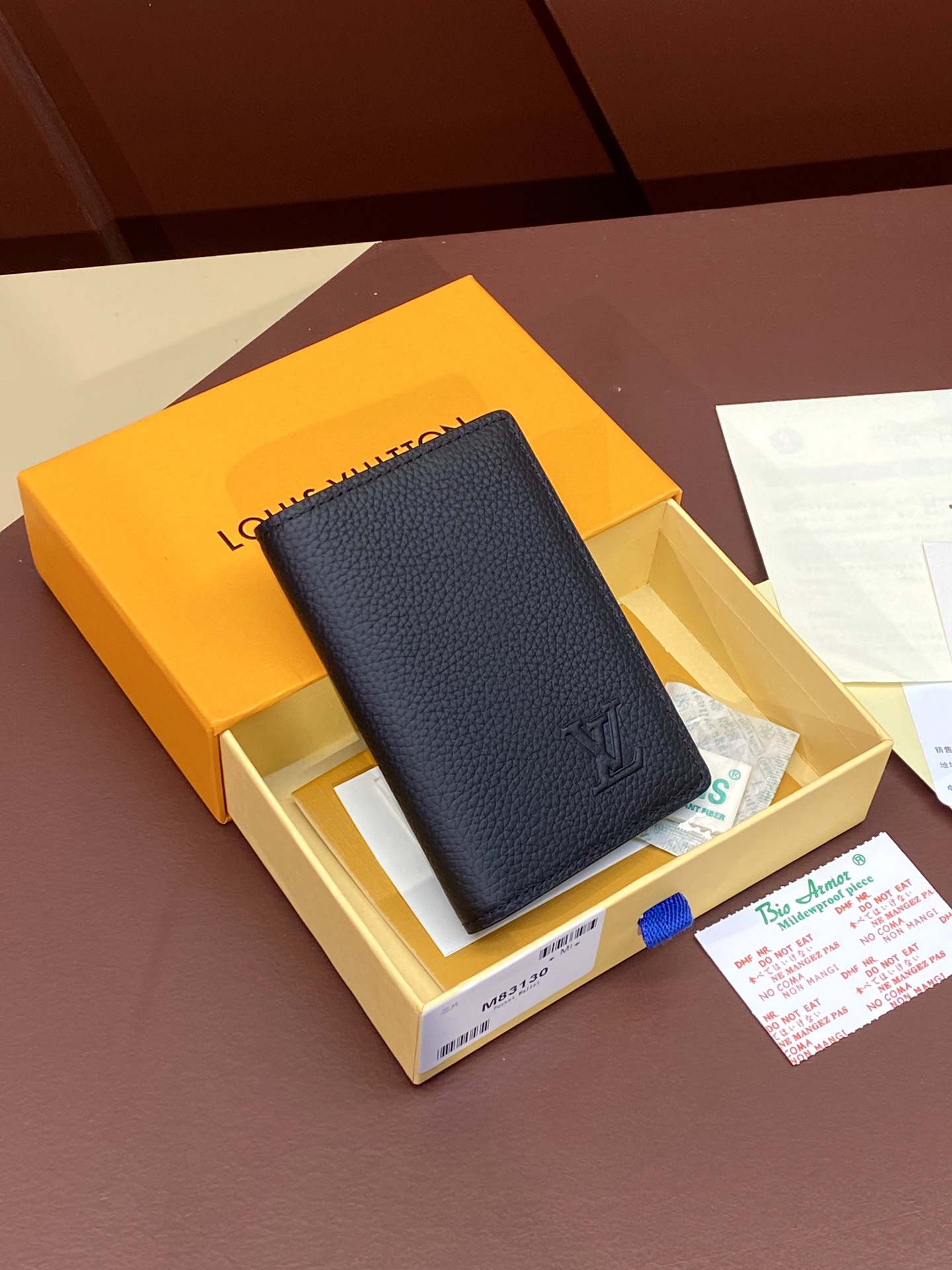 LV TAURILLON 루이비통 카드 지갑