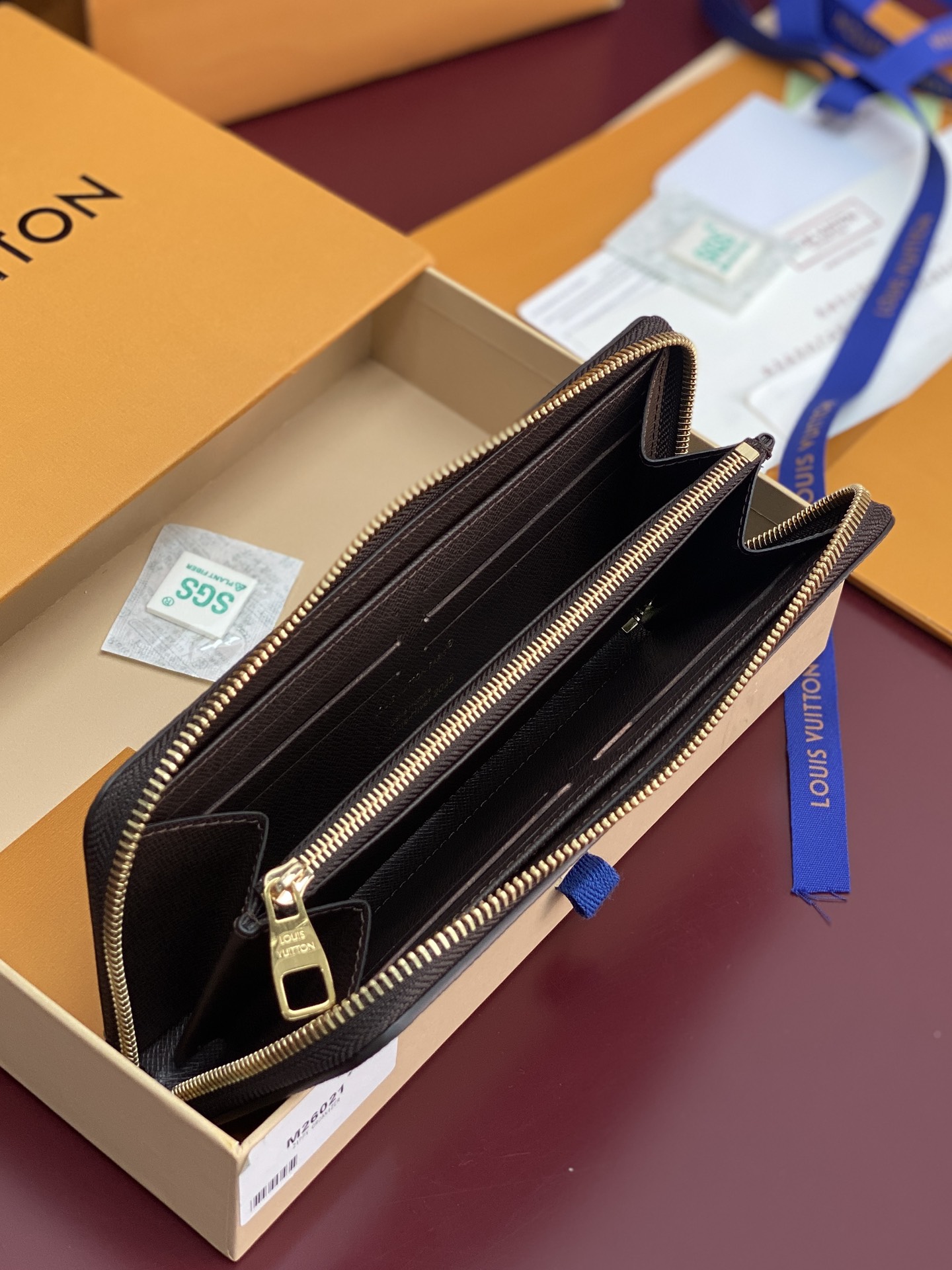 LV 루이비통 M26021 지퍼 장지갑