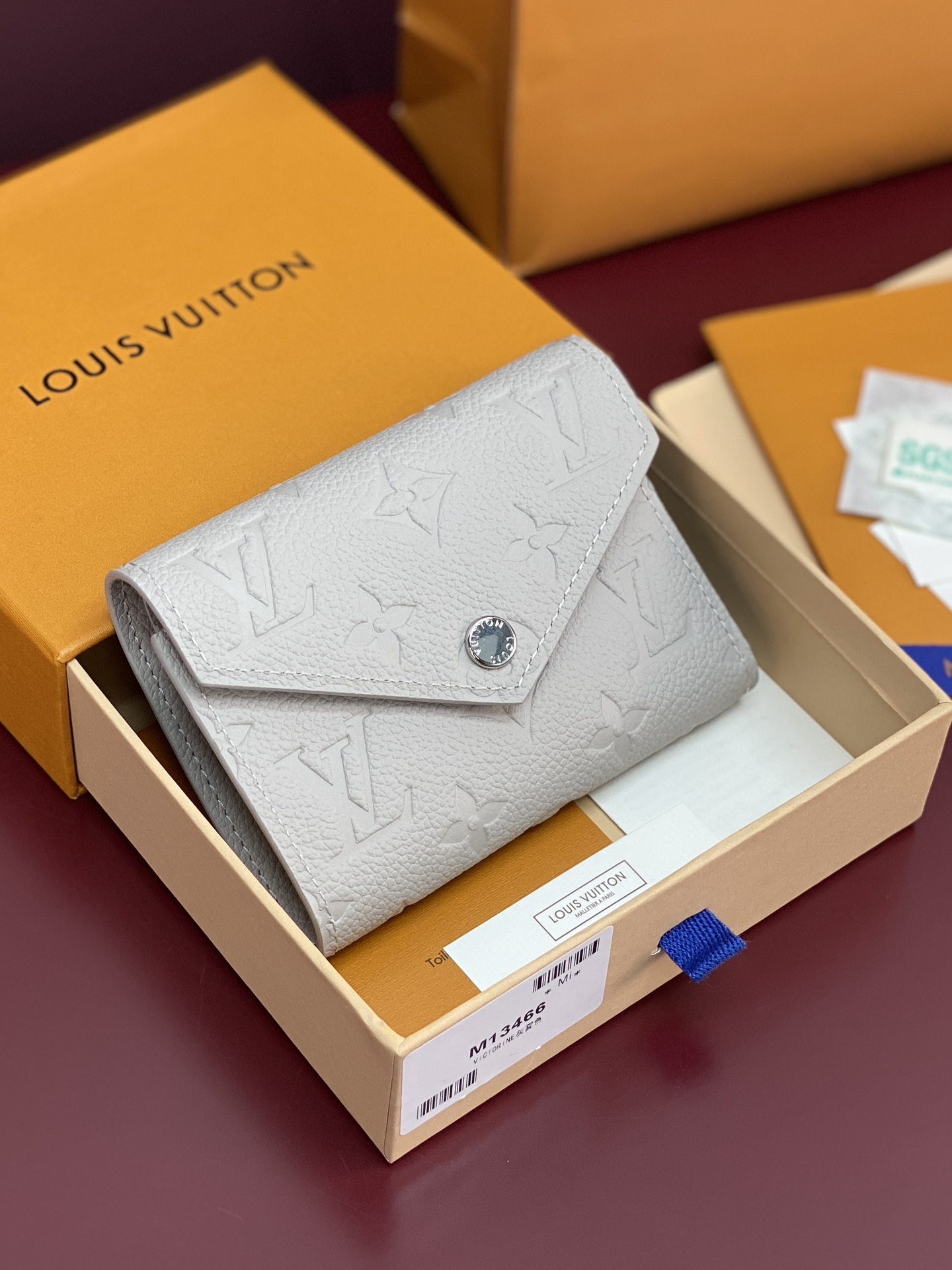 LV 루이비통 M13466 지갑