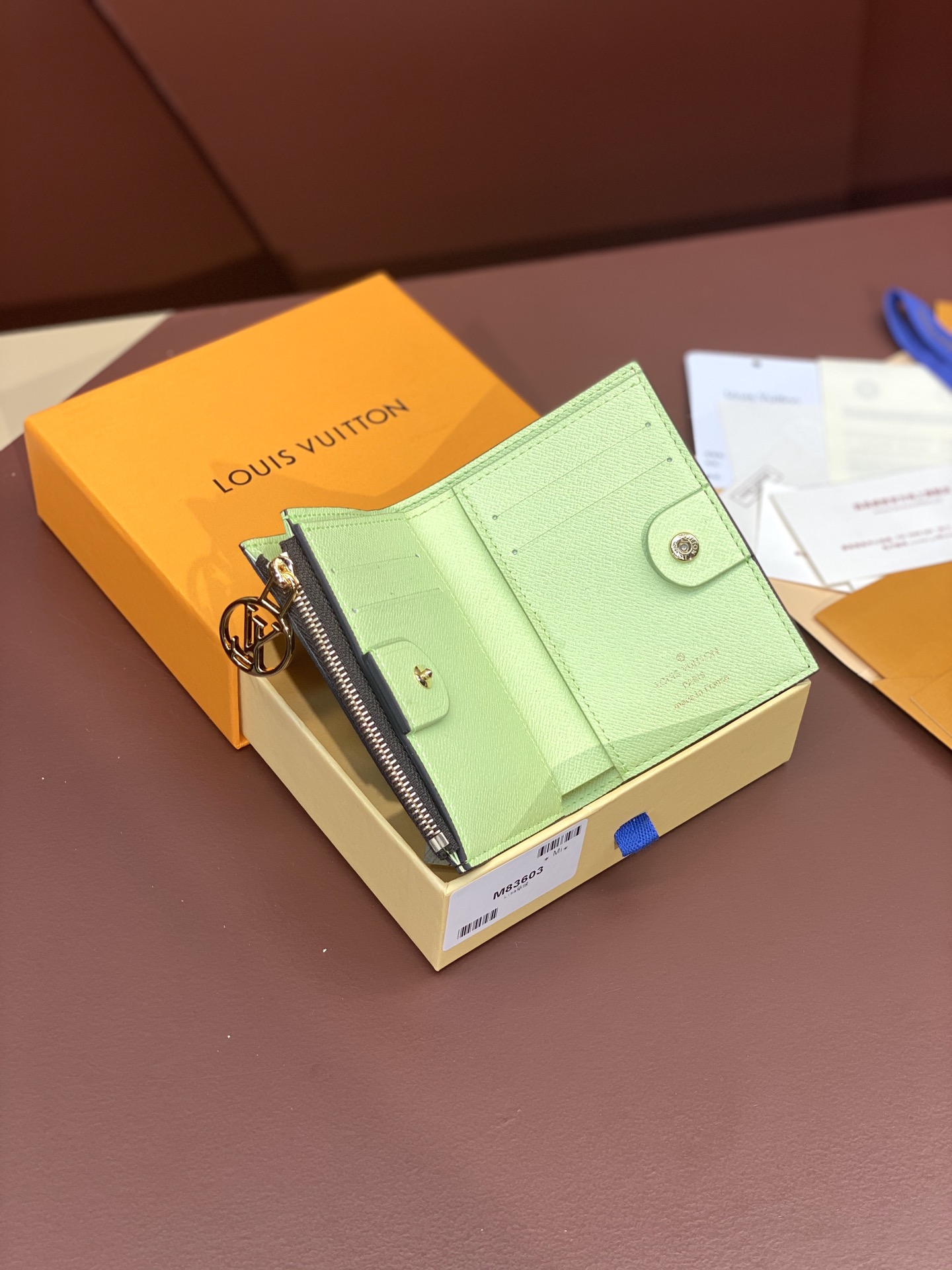 LV 루이비통 M83603 Portefeuil Lisa 카드 지갑 (그린)