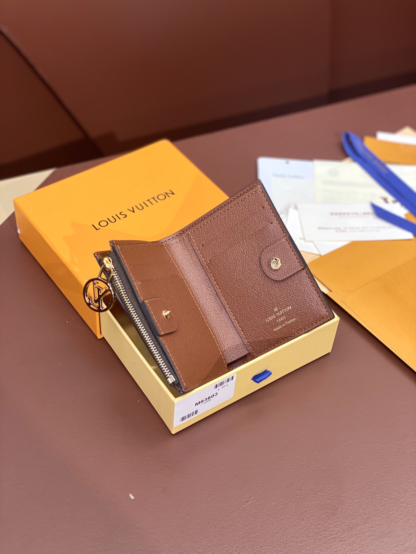 LV 루이비통 M83603 Portefeuil Lisa 카드 지갑 (브라운 모노그램)
