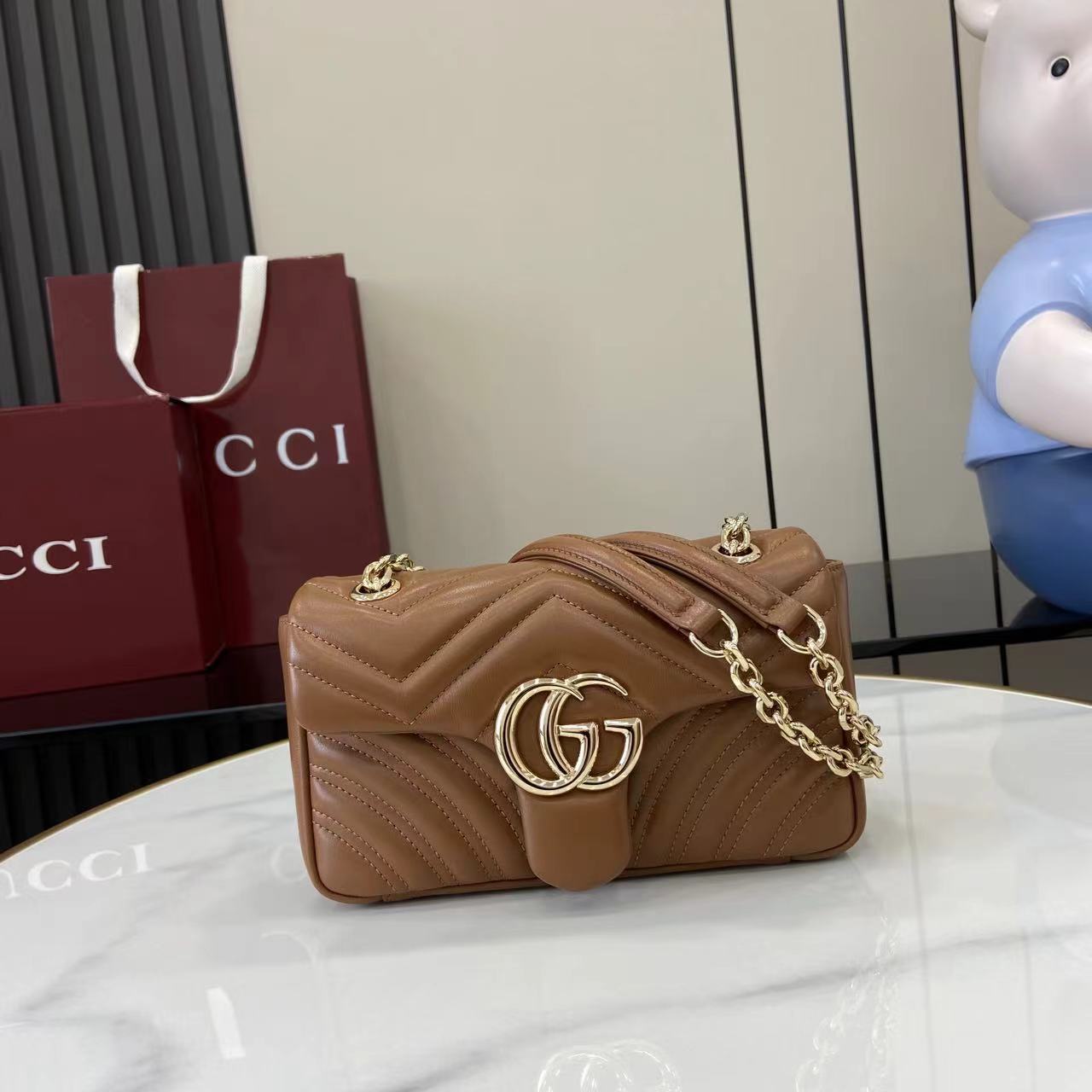 GUCCI 구찌 체인 핸드백 숄더백 가방 미디움