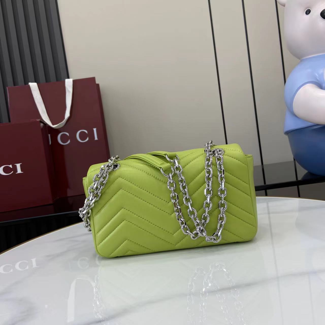 GUCCI 구찌 체인 핸드백 숄더백 가방 미디움