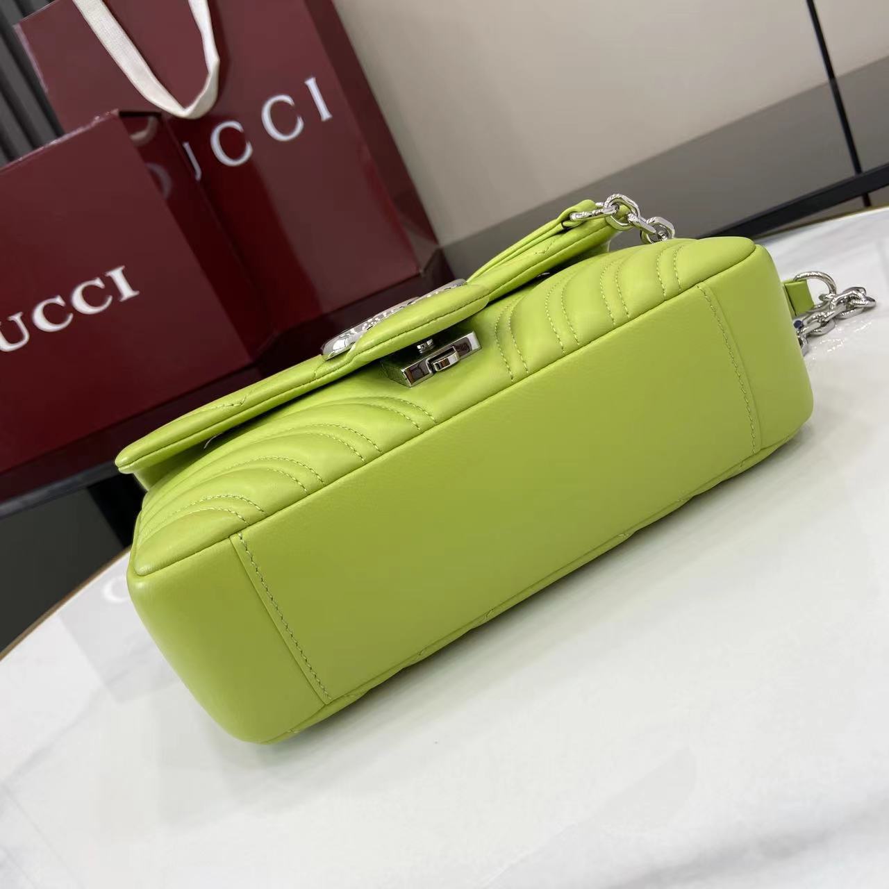 GUCCI 구찌 체인 핸드백 숄더백 가방 미디움