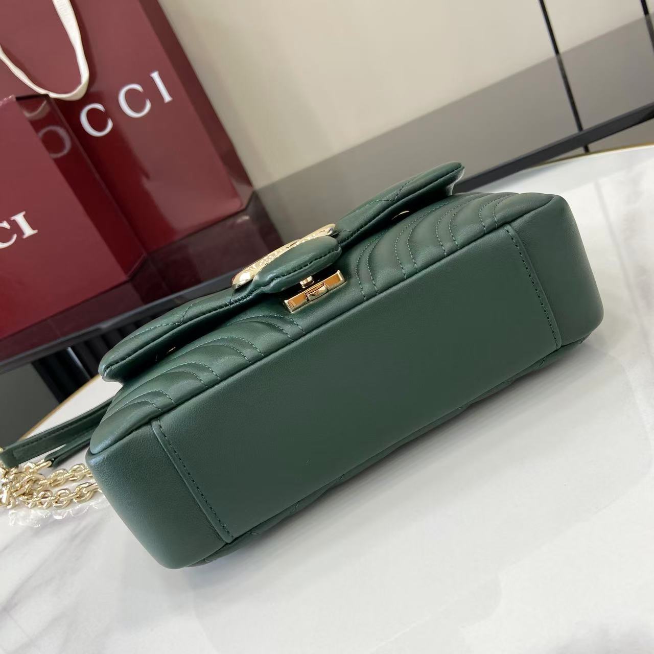 GUCCI 구찌 체인 핸드백 숄더백 가방 미디움