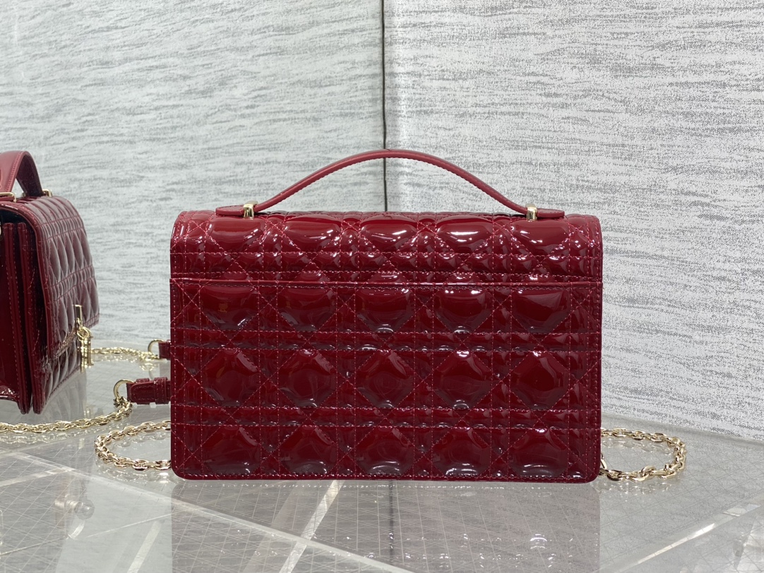 Dior CD 디올 중형 미디움 진주 체인 클러치백 가방