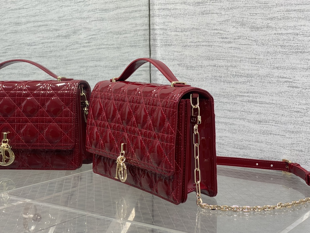 Dior CD 디올 중형 미디움 진주 체인 클러치백 가방