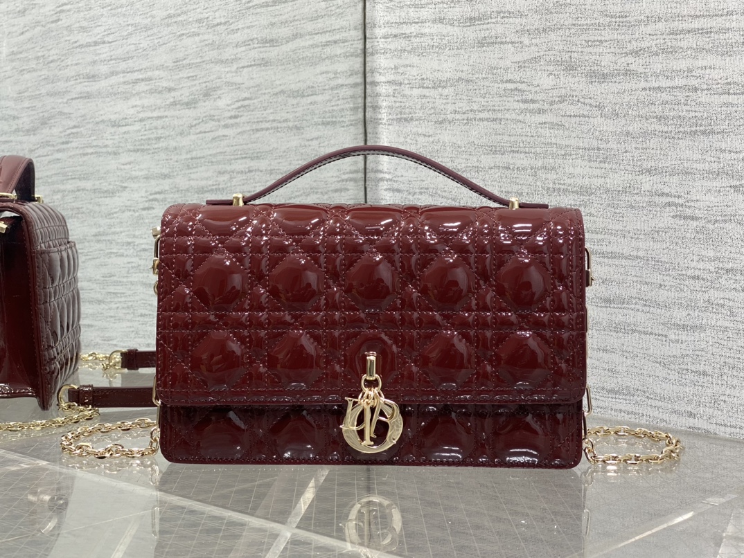 Dior CD 디올 중형 미디움 진주 체인 클러치백 가방