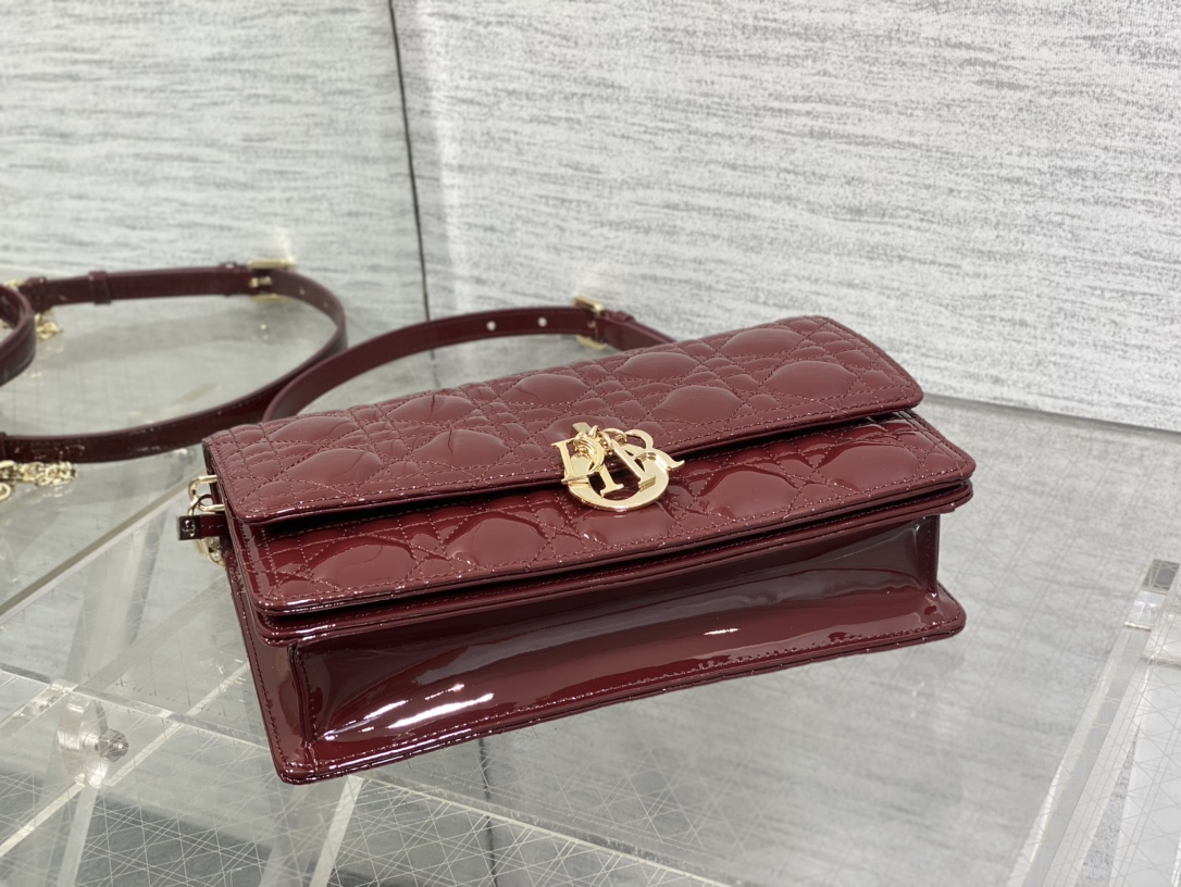 Dior CD 디올 중형 미디움 진주 체인 클러치백 가방