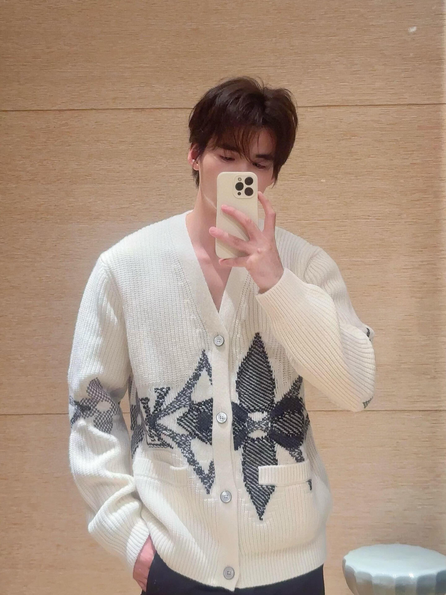 LOUIS VUITTON LV 루이비통 자카드 니트 가디건 의류