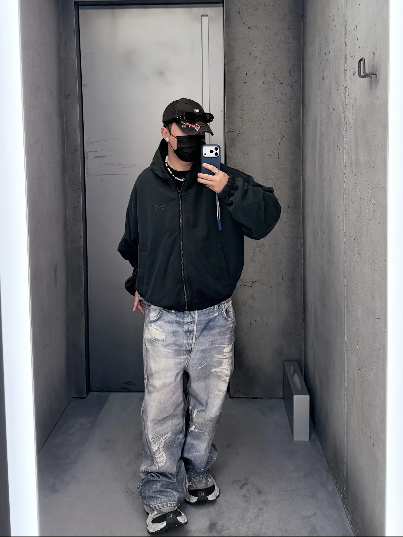 Balenciaga 발렌시아가 블랙·레드 배색 리버시블 후드 집업 자켓 재킷 의류