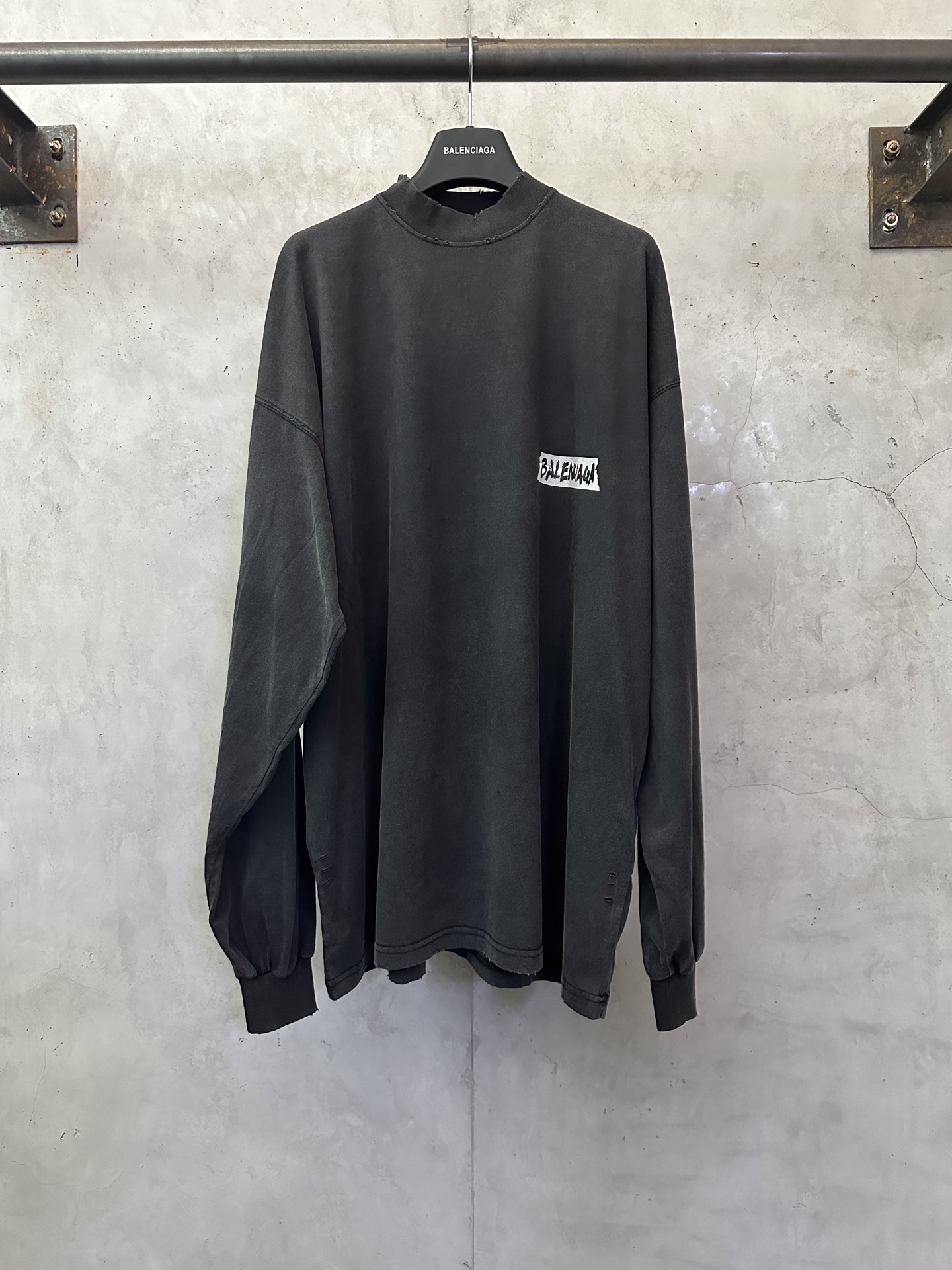 Balenciaga 발렌시아가 화이트 테이프 레터링 로고 긴팔 티셔츠 의류