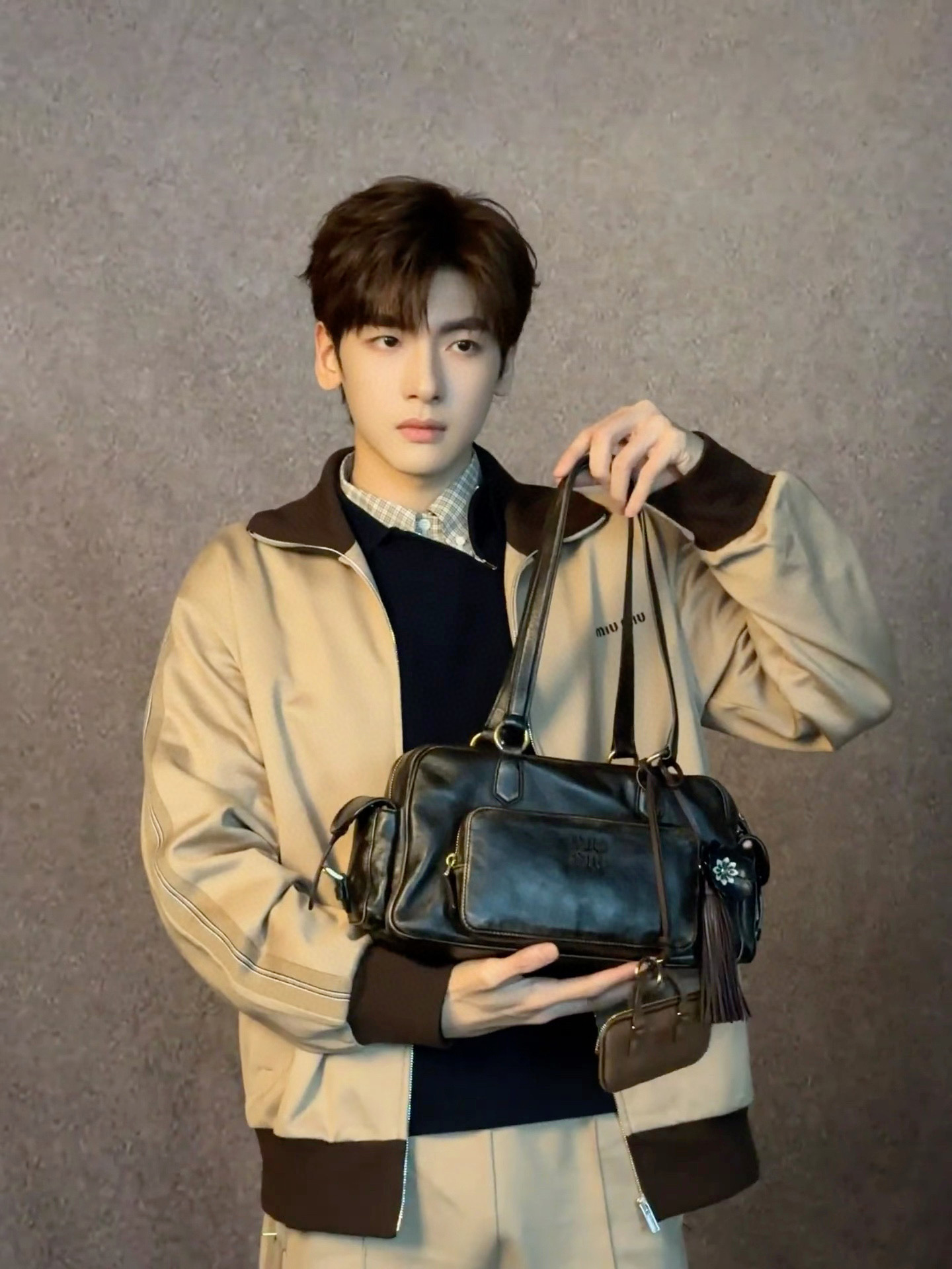 MIUMIU 미우미우 집업 니트 트레이닝 상의 자켓 재킷 의류