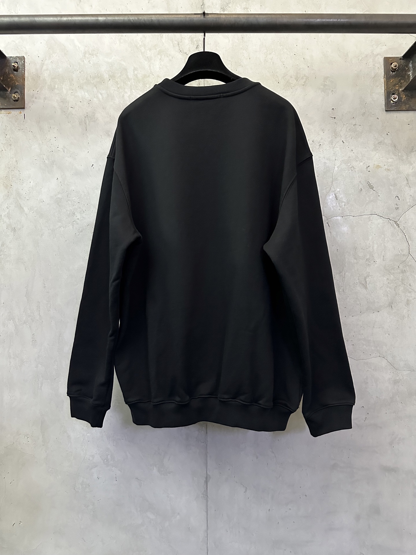 Valentino 발렌티노 대형 V 로고 프린트 맨투맨 티셔츠 의류