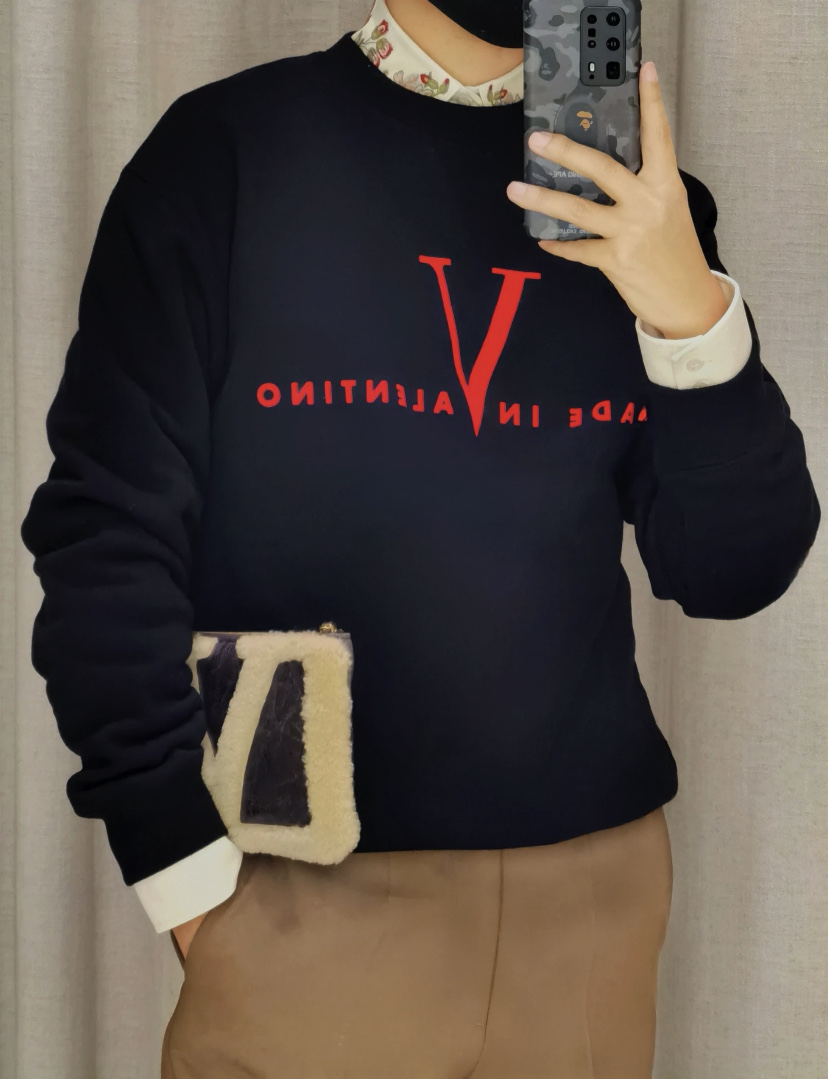 Valentino 발렌티노 대형 V 로고 프린트 맨투맨 티셔츠 의류