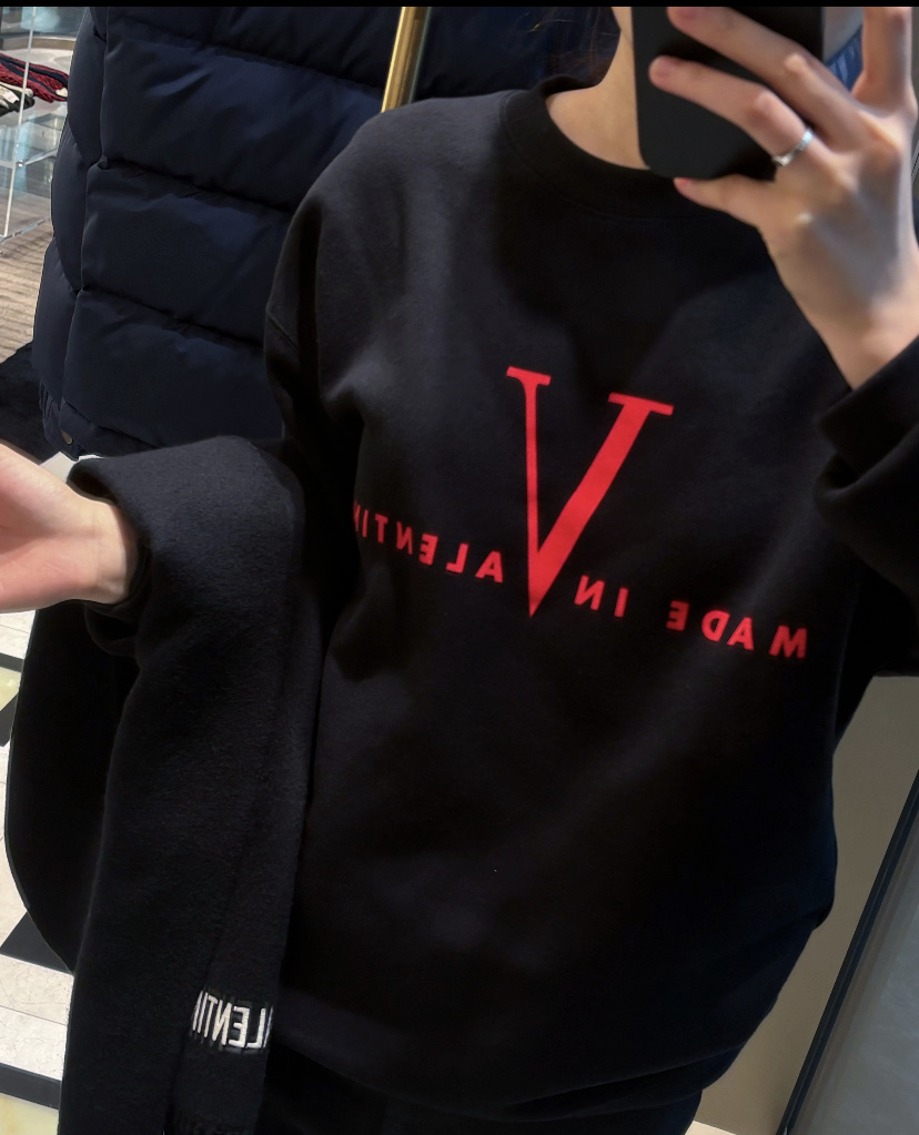 Valentino 발렌티노 대형 V 로고 프린트 맨투맨 티셔츠 의류