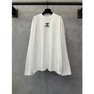 CHANEL 샤넬 클래식 로고 디스트로이드 두꺼운 프린트 롱슬리브 긴팔 티셔츠 의류