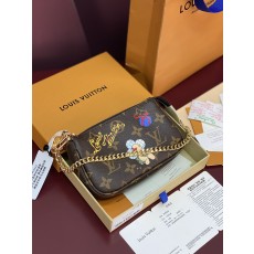 Louis Vuitton Mini Pochette Accessories M15328  LV 루이비통 미니 포쉐트 악세수아 클러치백 가방