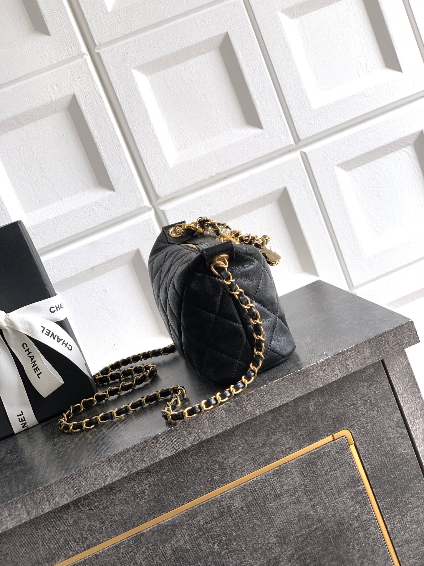 CHANEL 26C 샤넬 진주 체인 런치박스 백 숄더백 가방