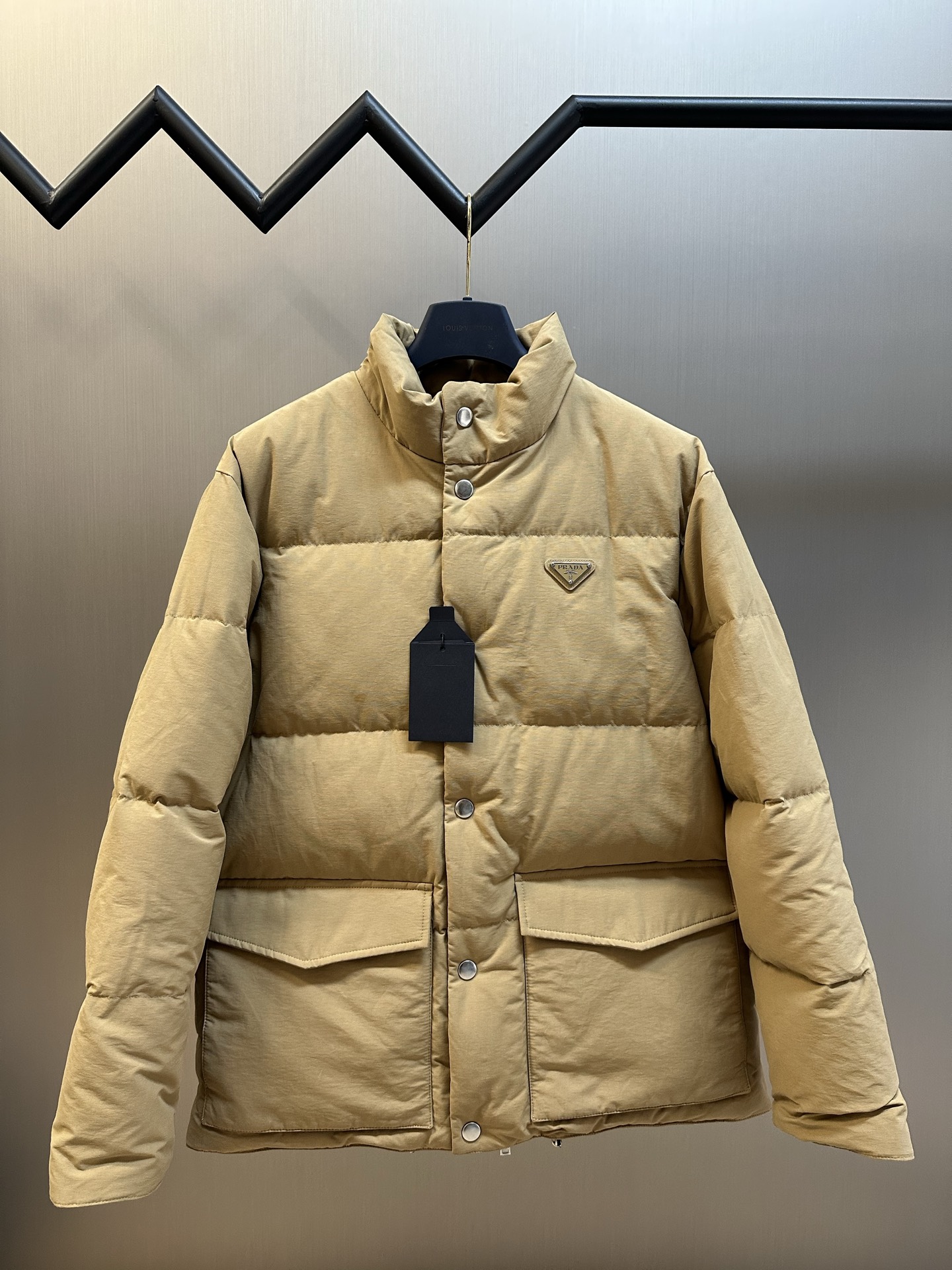 PRADA 프라다 베이직 다운 점퍼 패딩 재킷 의류