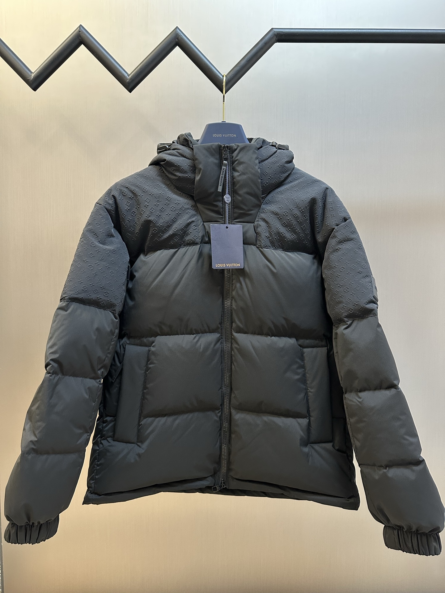 LV 루이비통 클래식 엠보싱 다운 패딩 점퍼 재킷 의류
