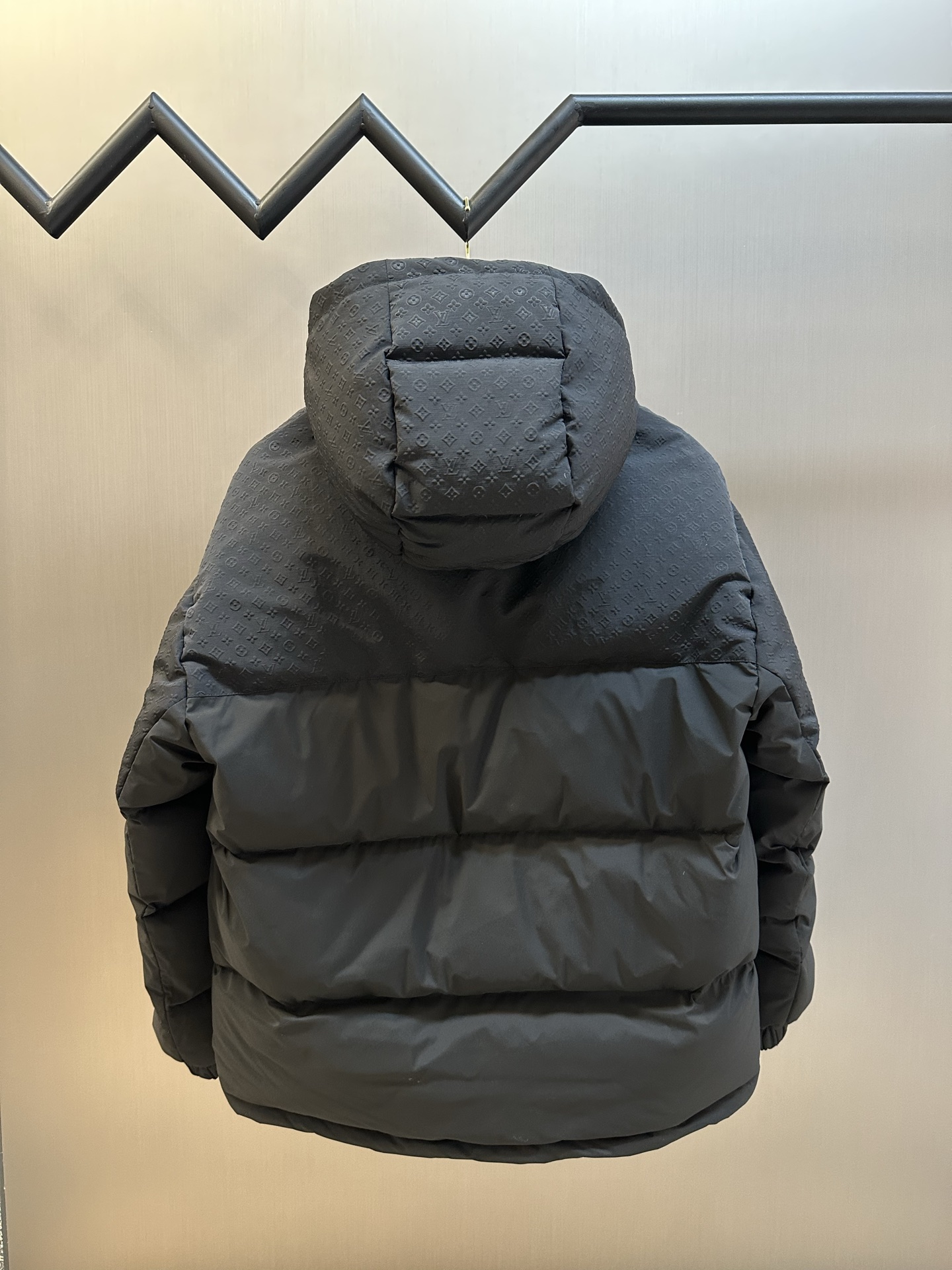 LV 루이비통 클래식 엠보싱 다운 패딩 점퍼 재킷 의류