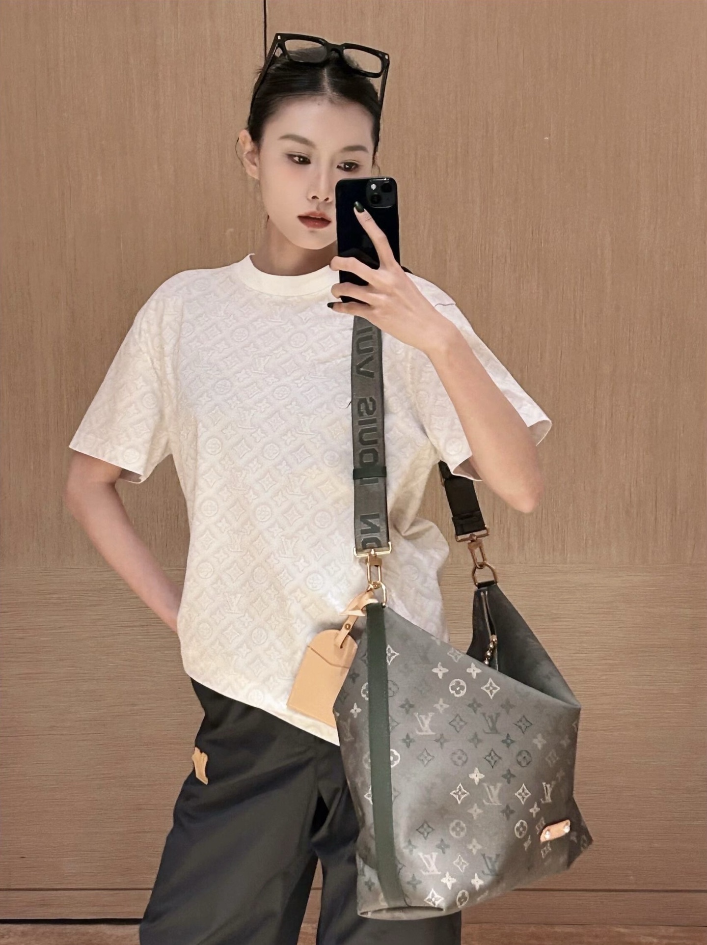 LV 루이비통 플라워 엠보 레저 팬츠 바지 의류