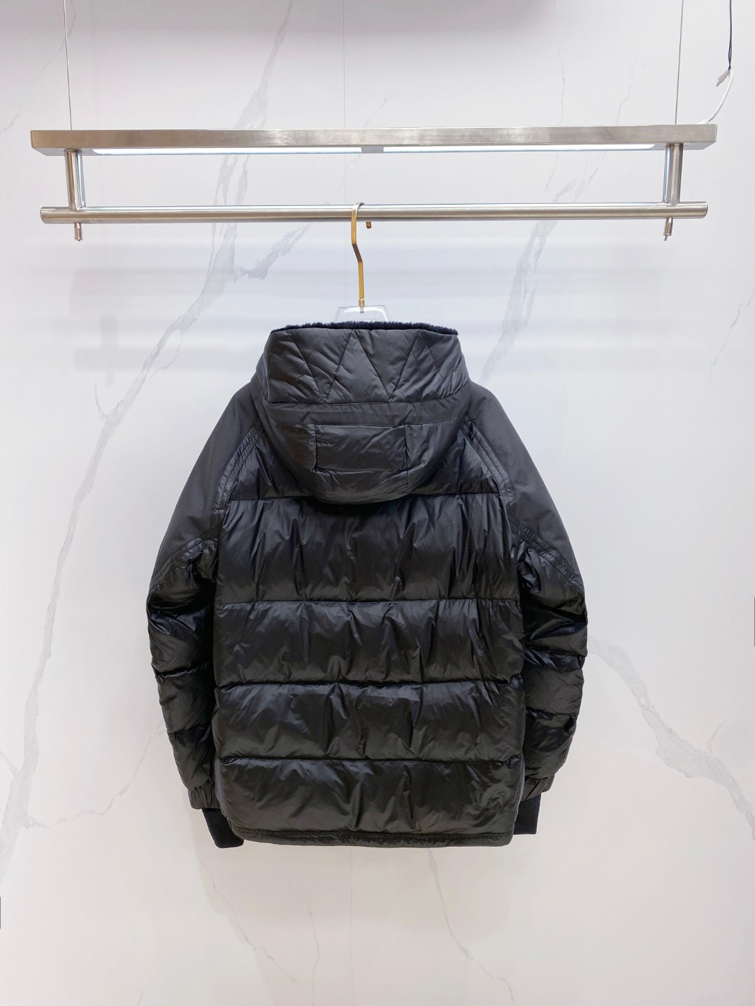 Moncler Grenoble Morgins 몽클레어 몽클레르 남성 숏 다운 패딩 점퍼 재킷 의류