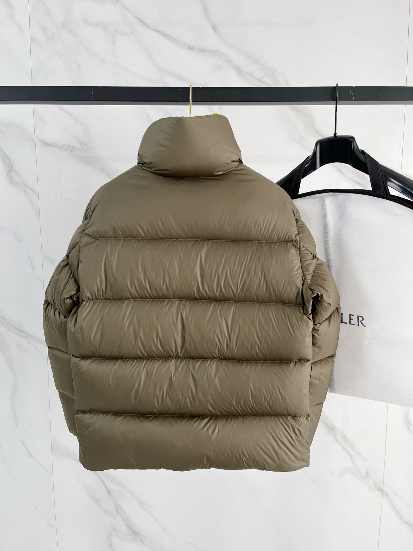 Moncler Dervox 몽클레어 몽클레르 숏 다운 패딩 점퍼 자켓 재킷 의류