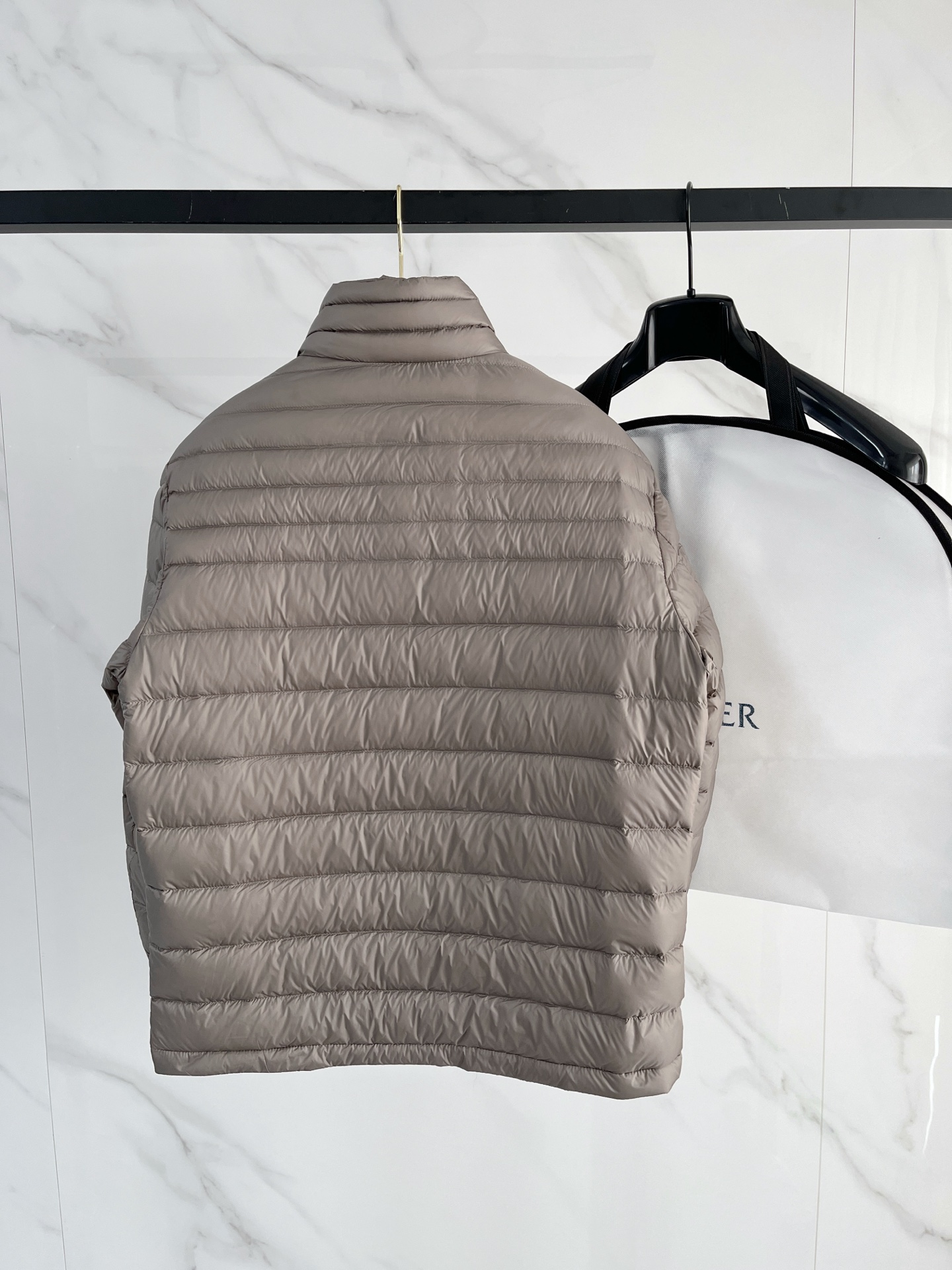 Moncler 몽클레어 몽클레르 다운 패딩 점퍼 자켓 재킷 의류