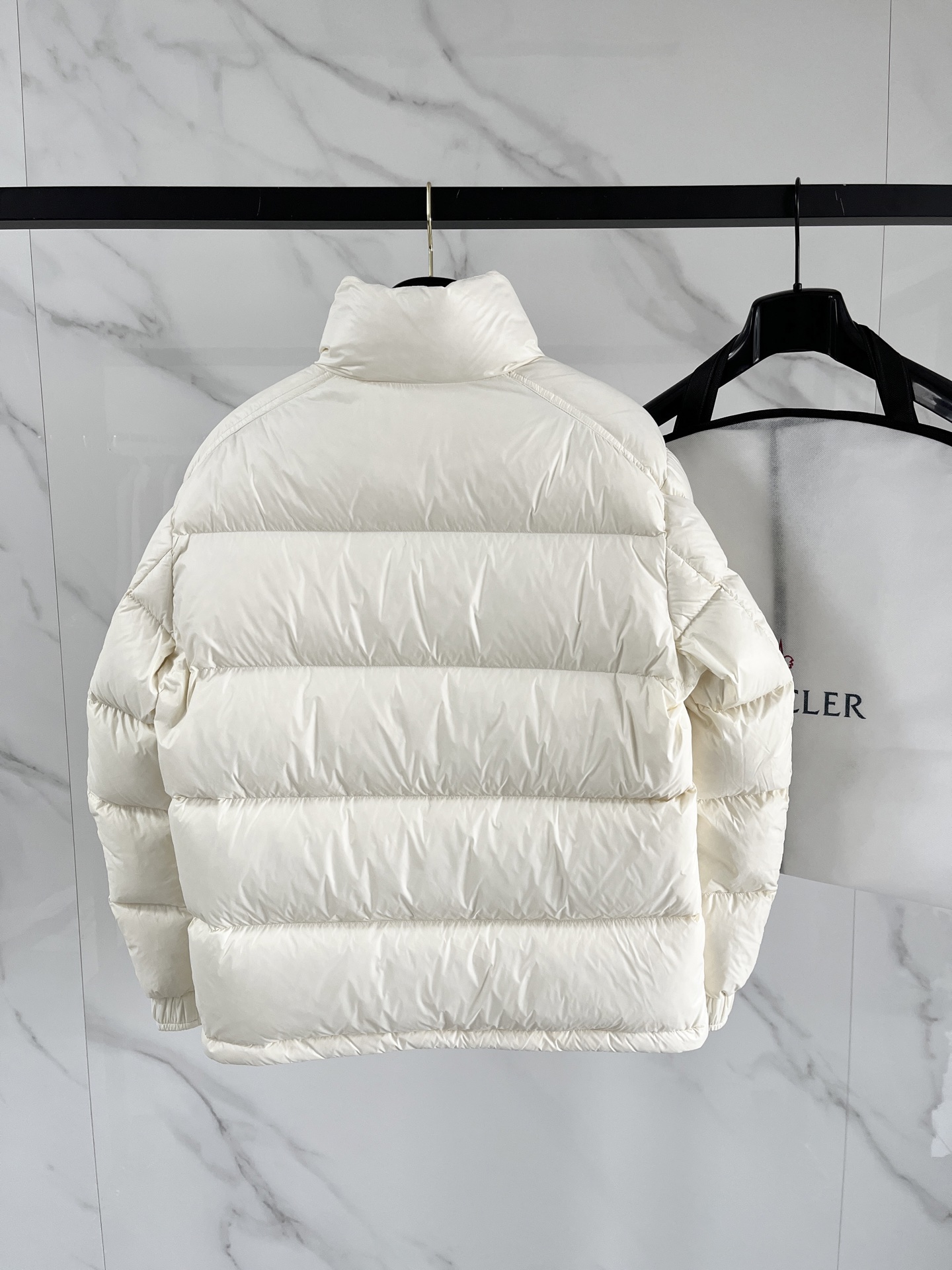 Moncler 몽클레어 몽클레르 다운 패딩 점퍼 자켓 재킷 의류