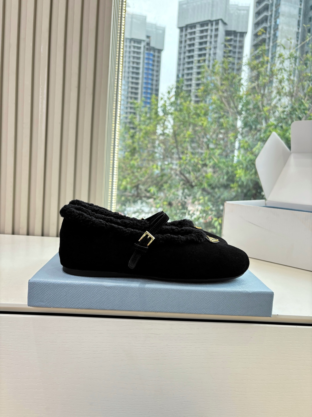 Prada 프라다 여성용 메리제인 로퍼 신발