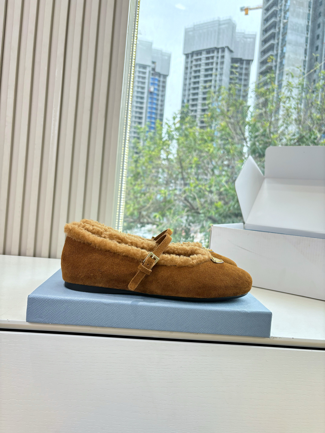 Prada 프라다 여성용 메리제인 로퍼 신발