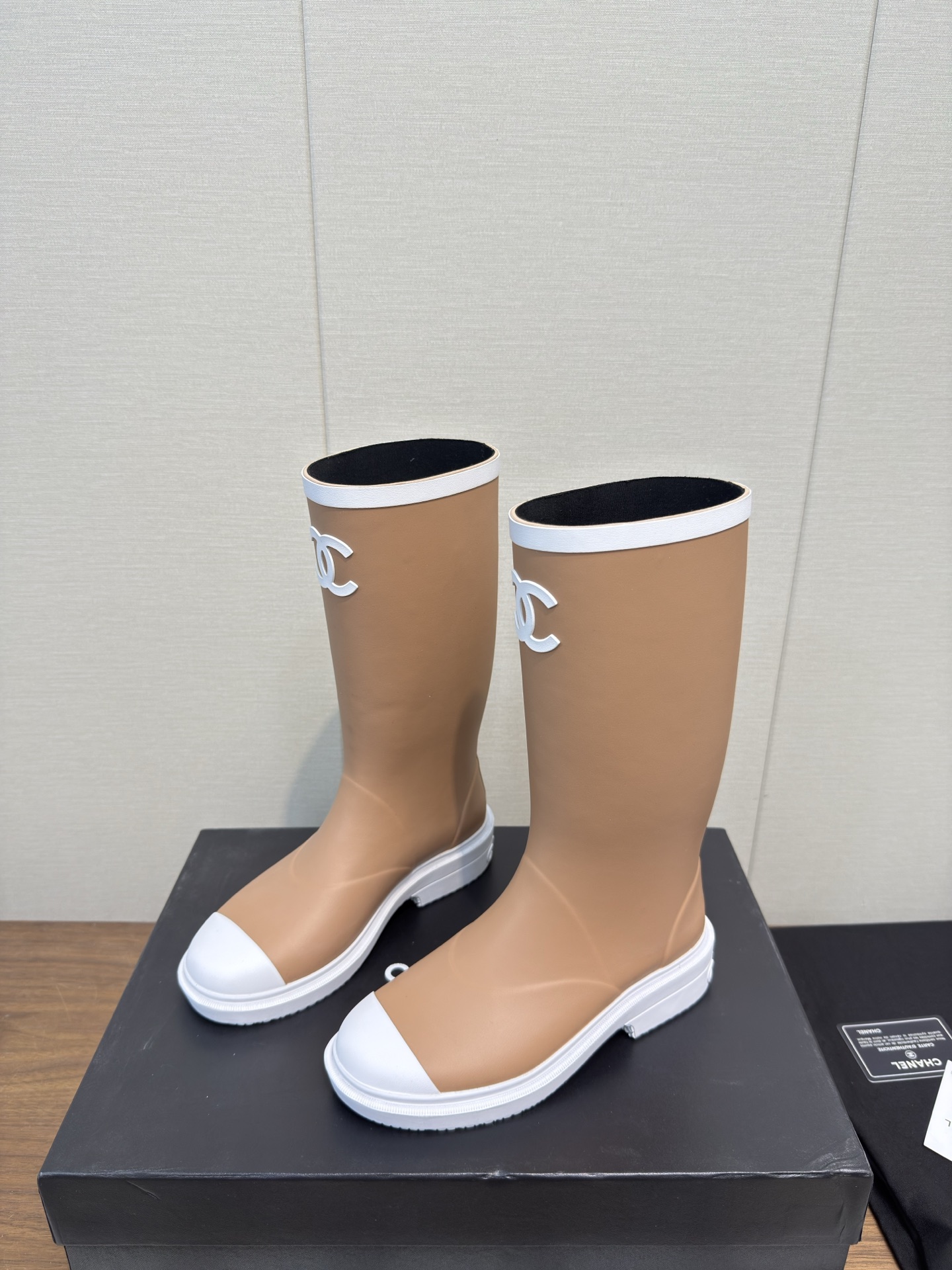 Chanel 26C rain boots 샤넬 레인부츠 신발