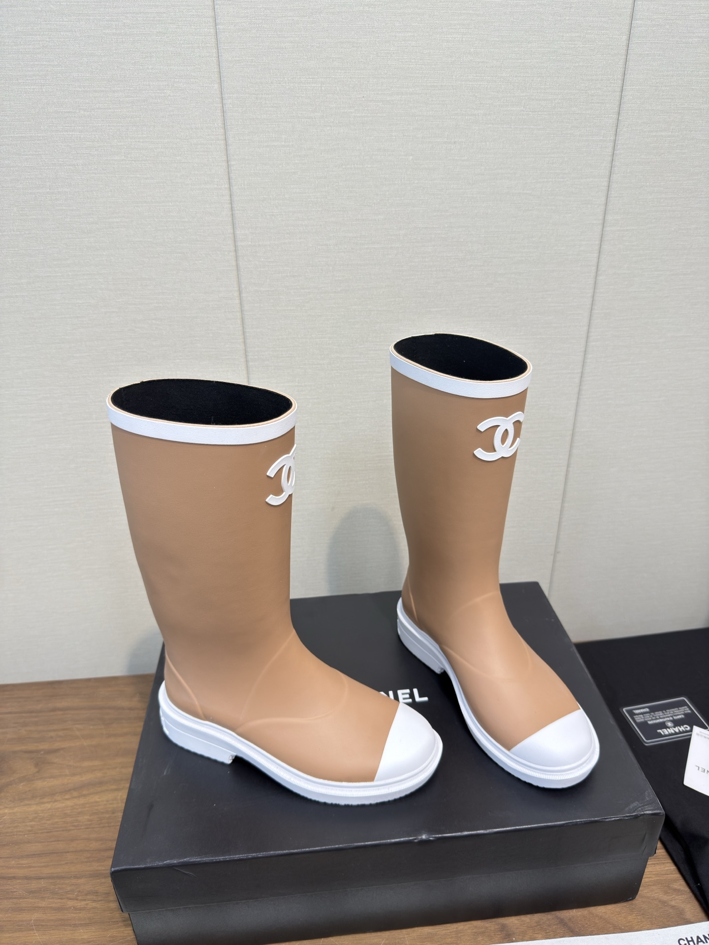 Chanel 26C rain boots 샤넬 레인부츠 신발
