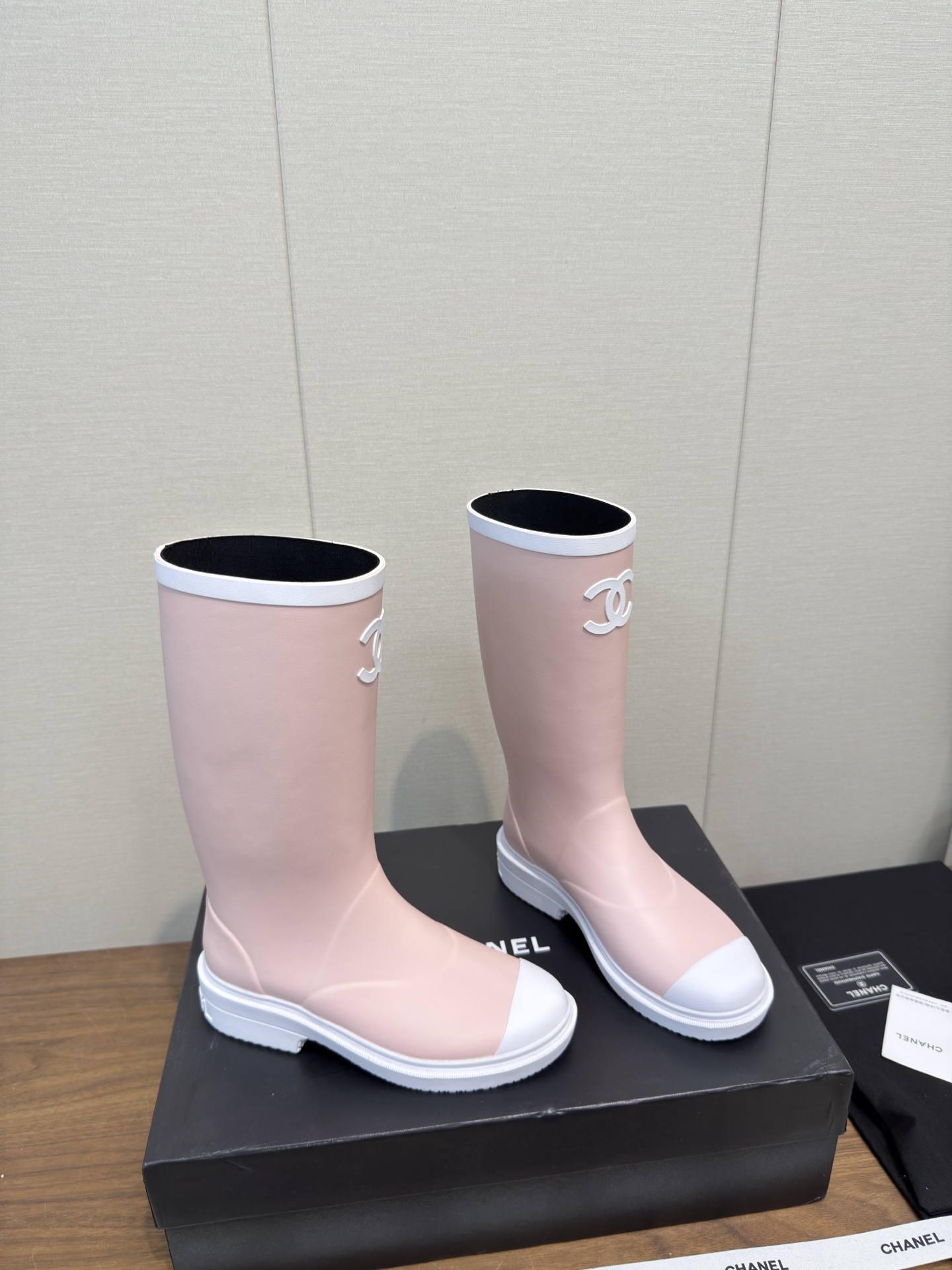Chanel 26C rain boots 샤넬 레인부츠 신발