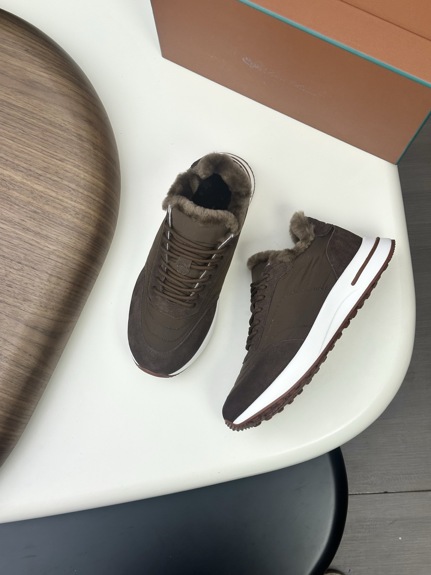 Loro Piana Weekend Walk 로로 피아나 남성 방수 스니커즈 신발